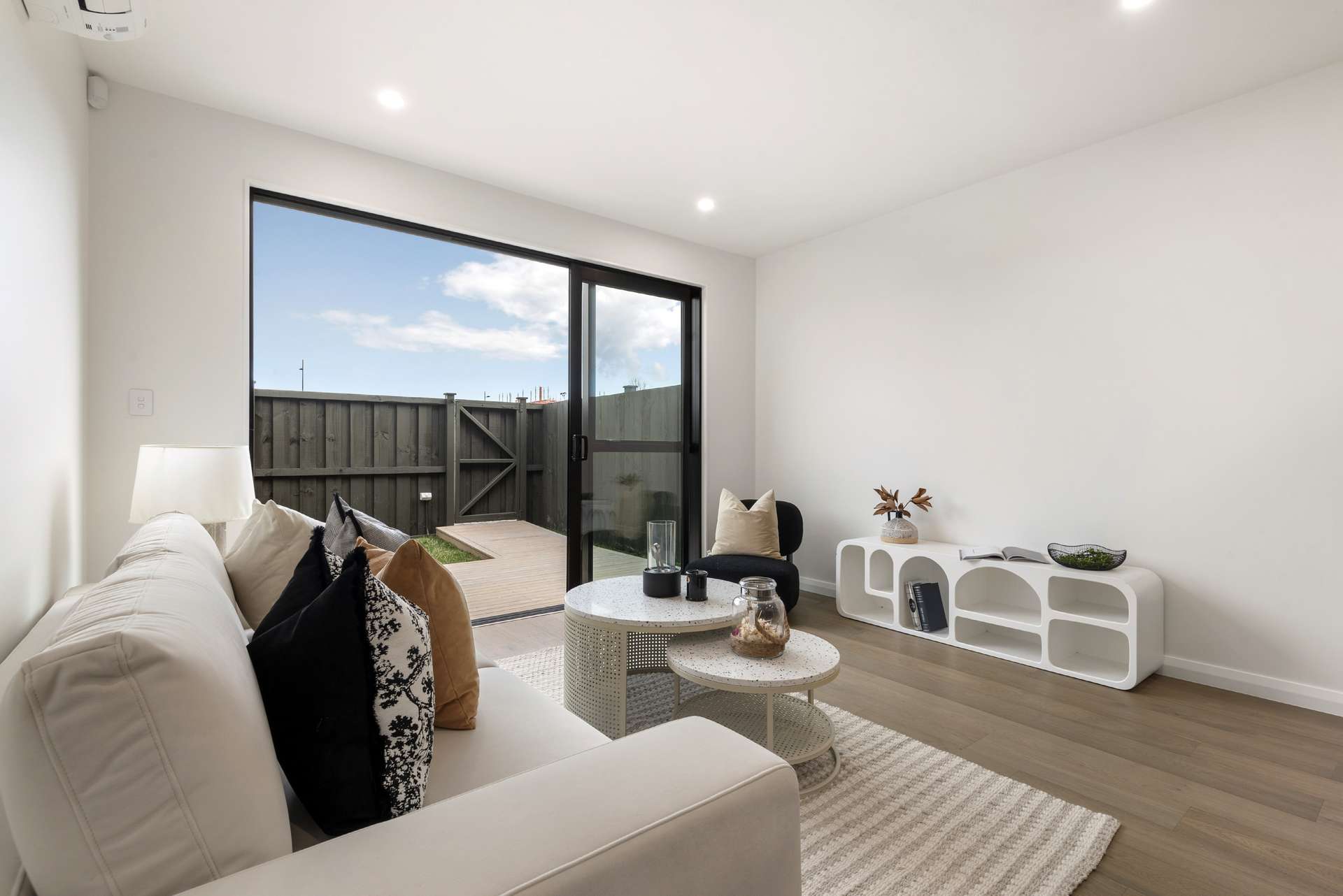 31 Burberry Heights photo 39
