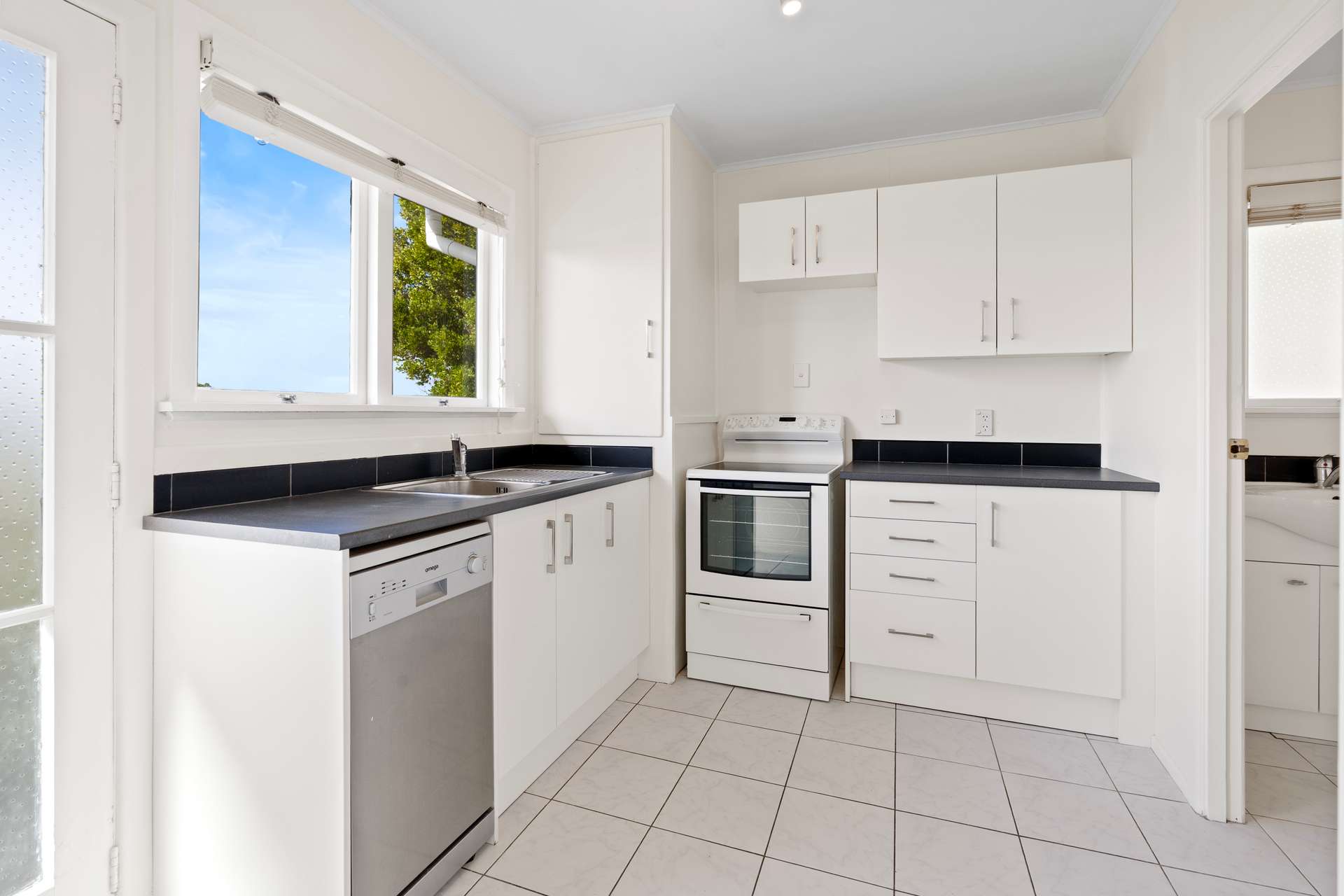 4/27 Caulton Street photo 2