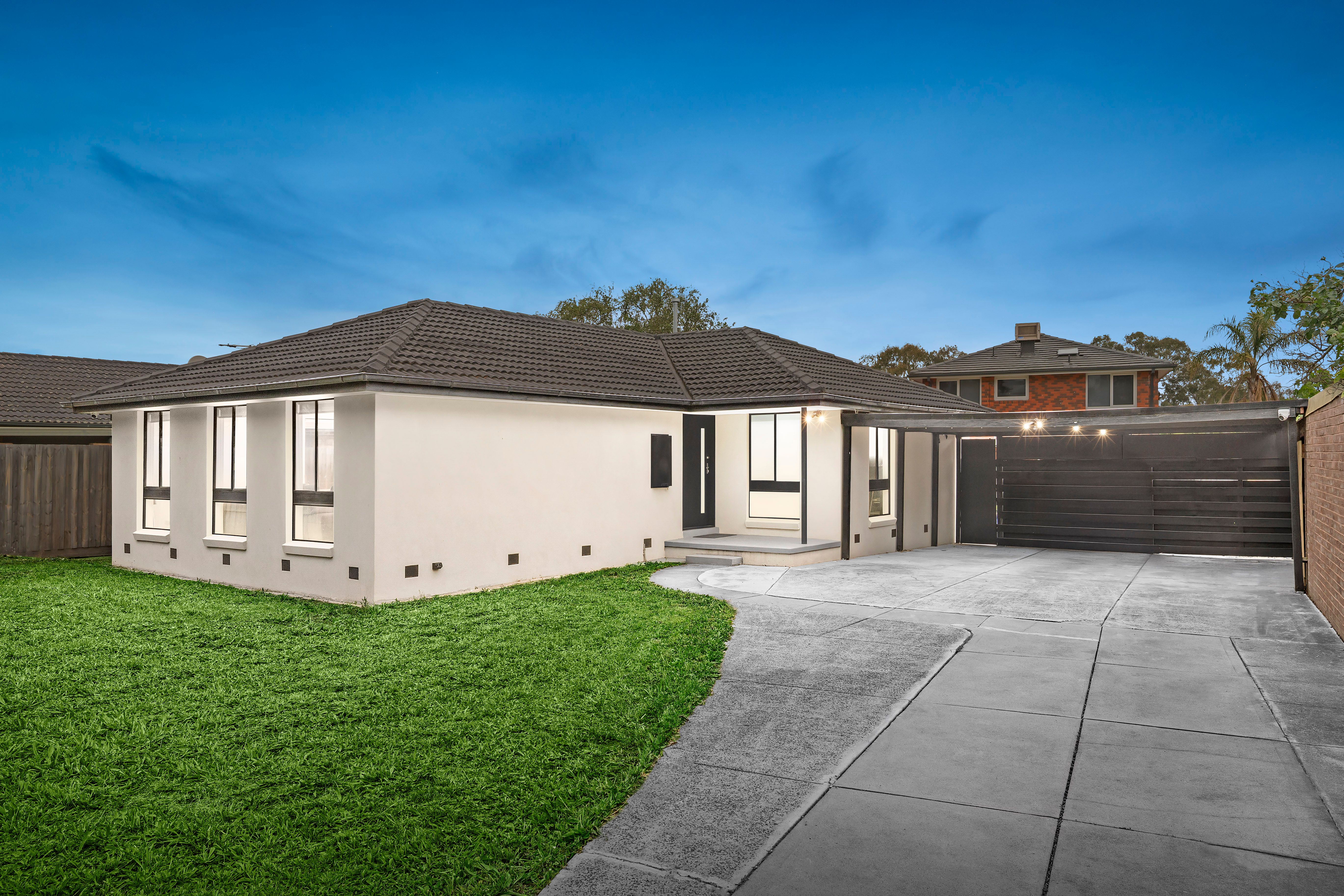 27 Coventry Crescent, Mill Park VIC 3082