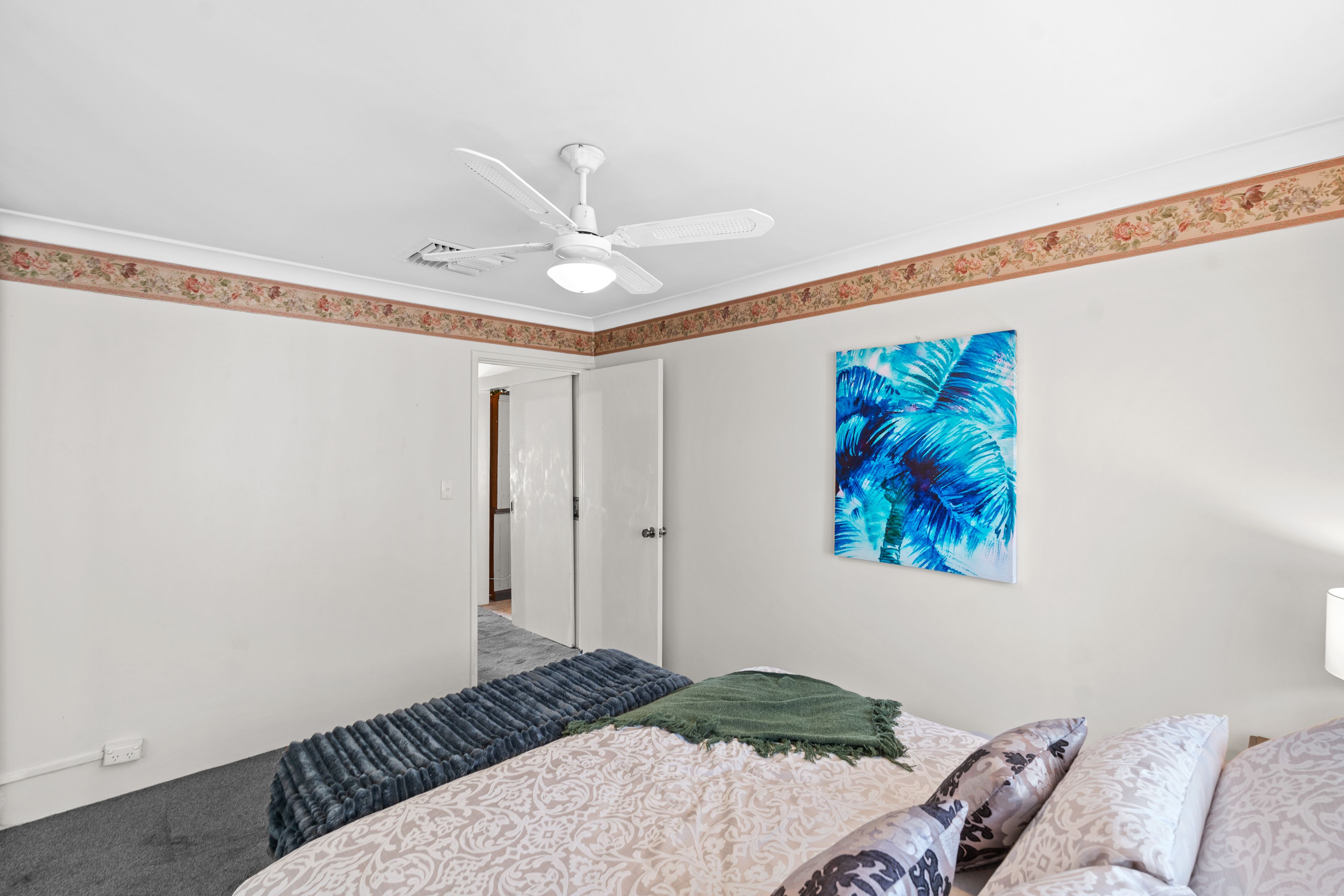 18 DURACK Crescent — photo 17 of 23