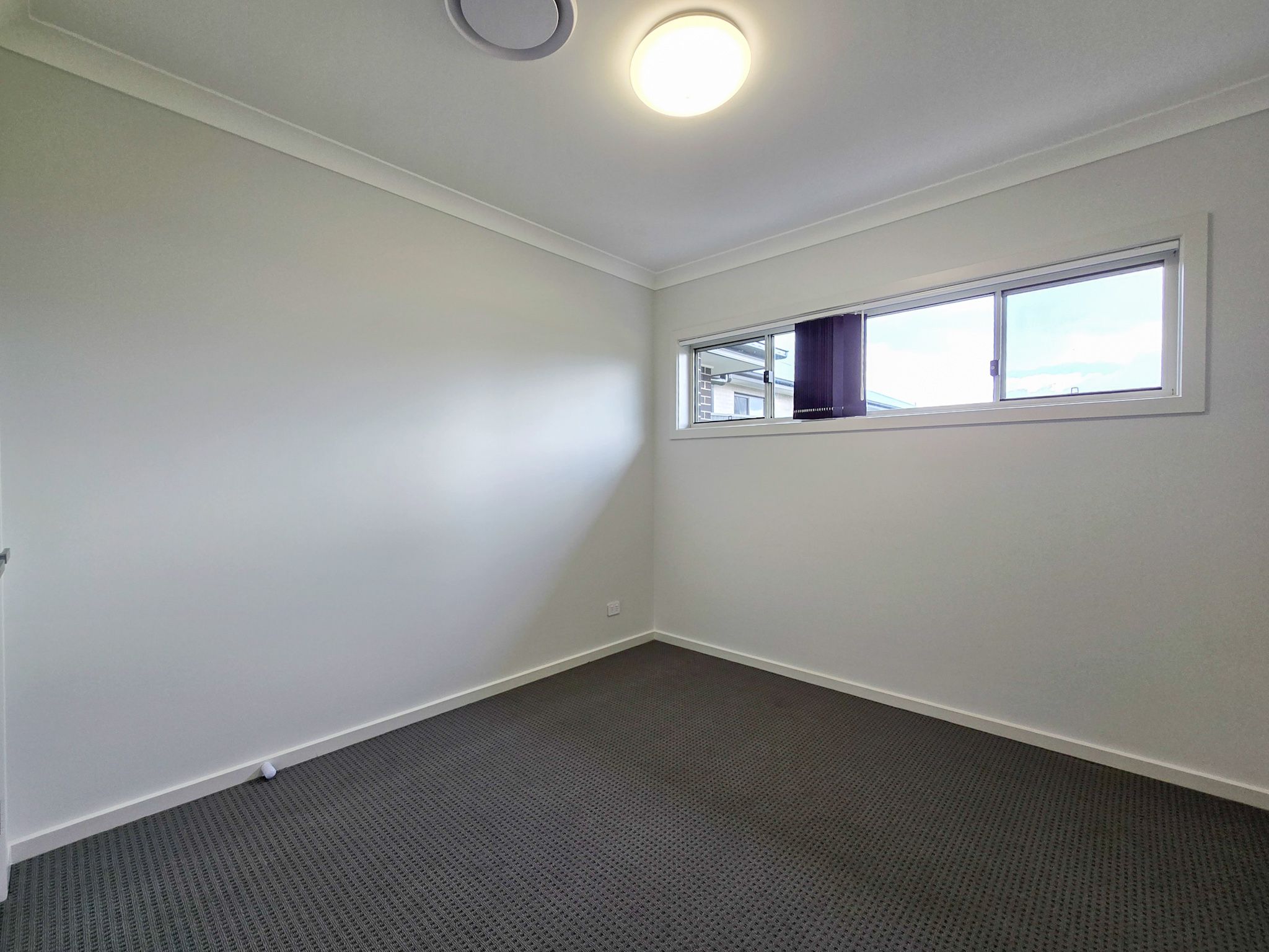 16 Mallee Crescent — photo 3 of 11