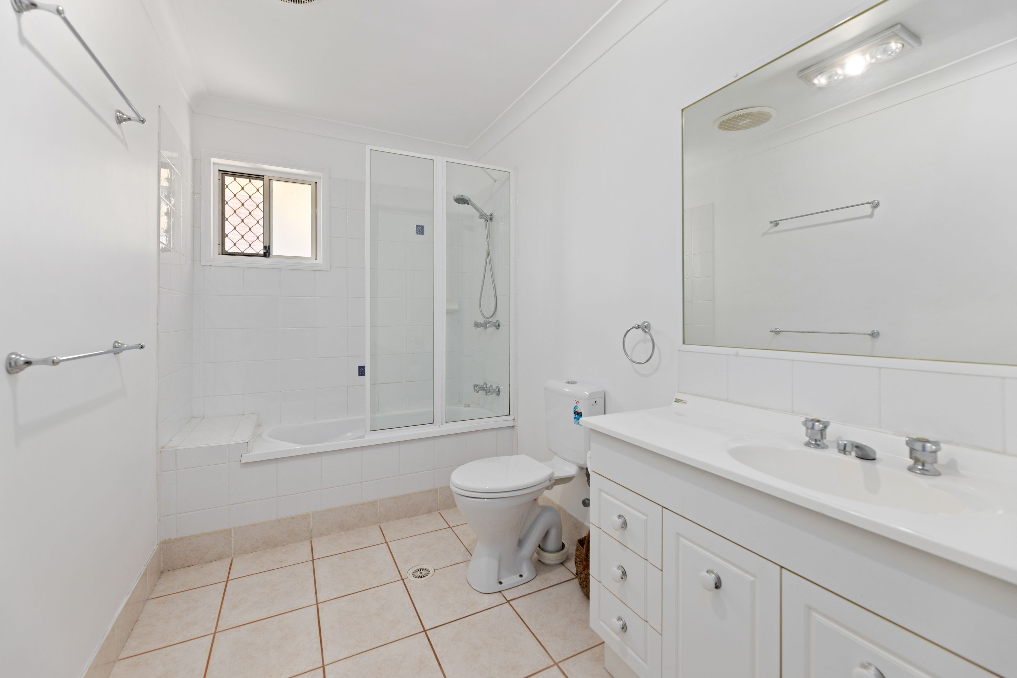 411/2 Nicol Way — photo 7 of 13