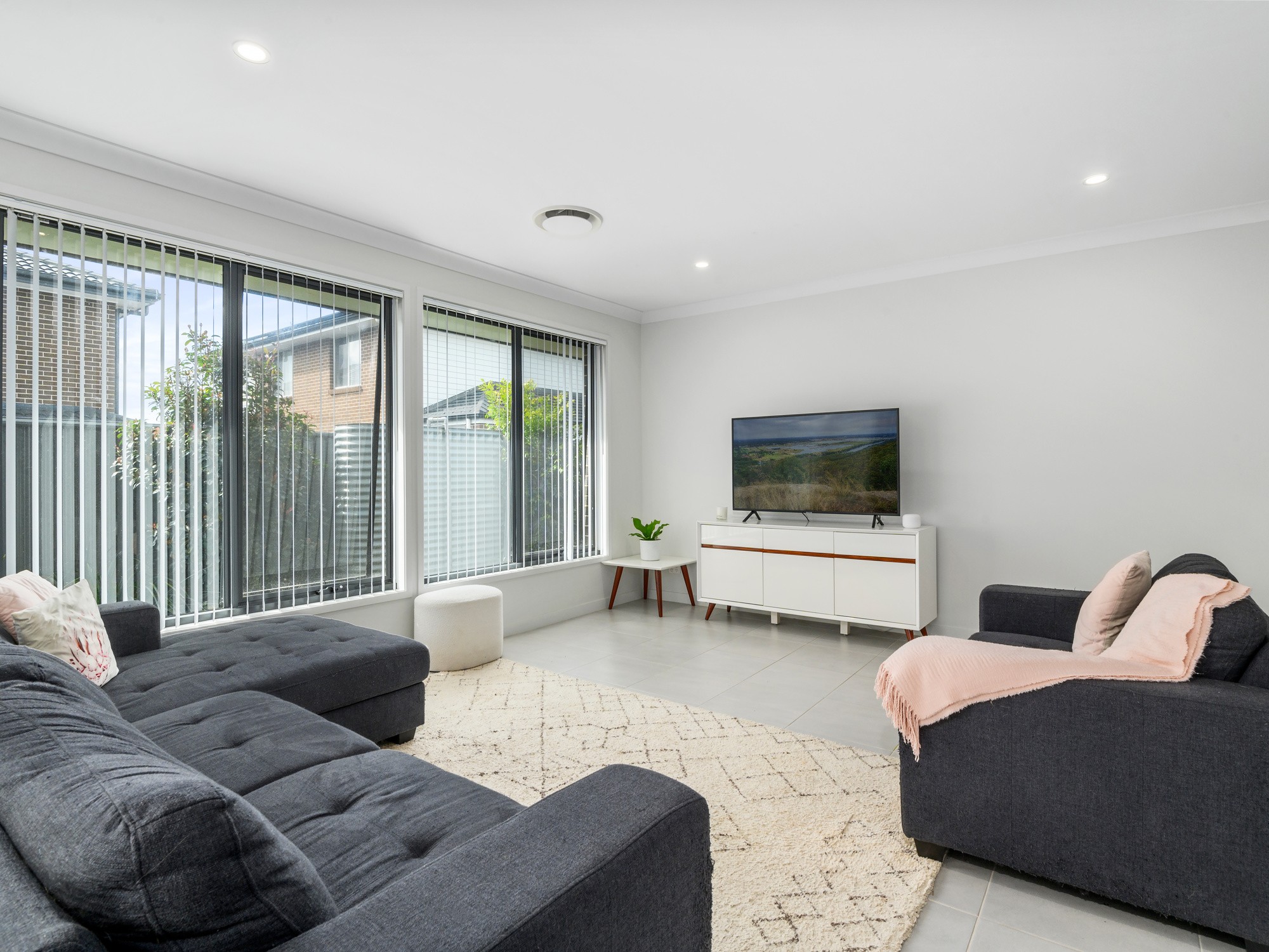 10 Chaffey Street, JORDAN SPRINGS, NSW 2747