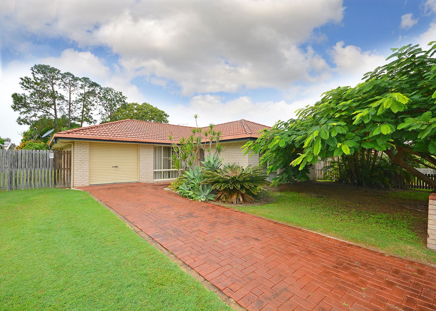 25 Tristania Crescent, Urangan, QLD 4655