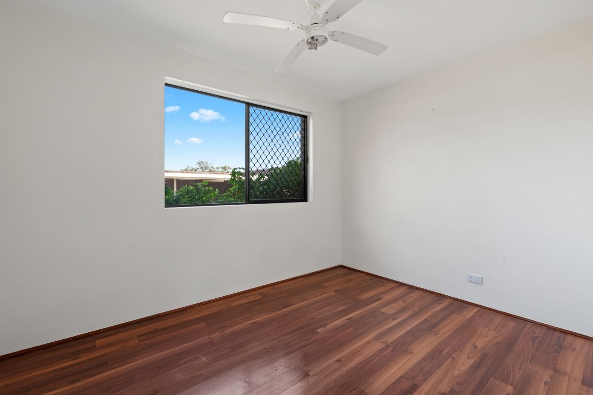 1/52 Oceanic Drive, Mermaid Waters, QLD 4218