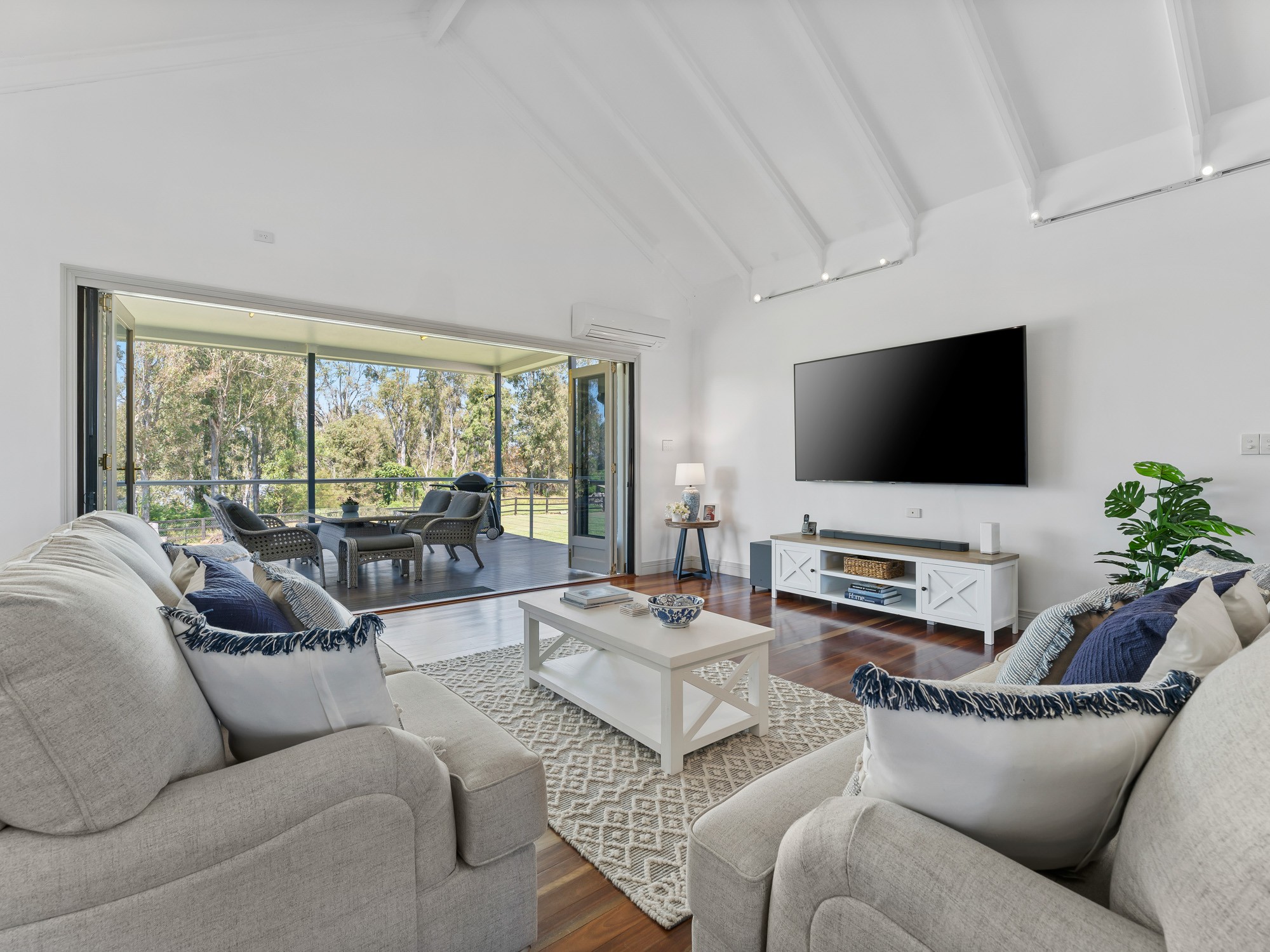 150 Ferry Road, Yengarie, QLD 4650