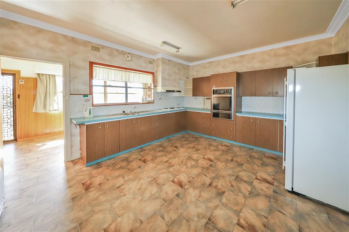 22 Bartoman Street — photo 5 of 18