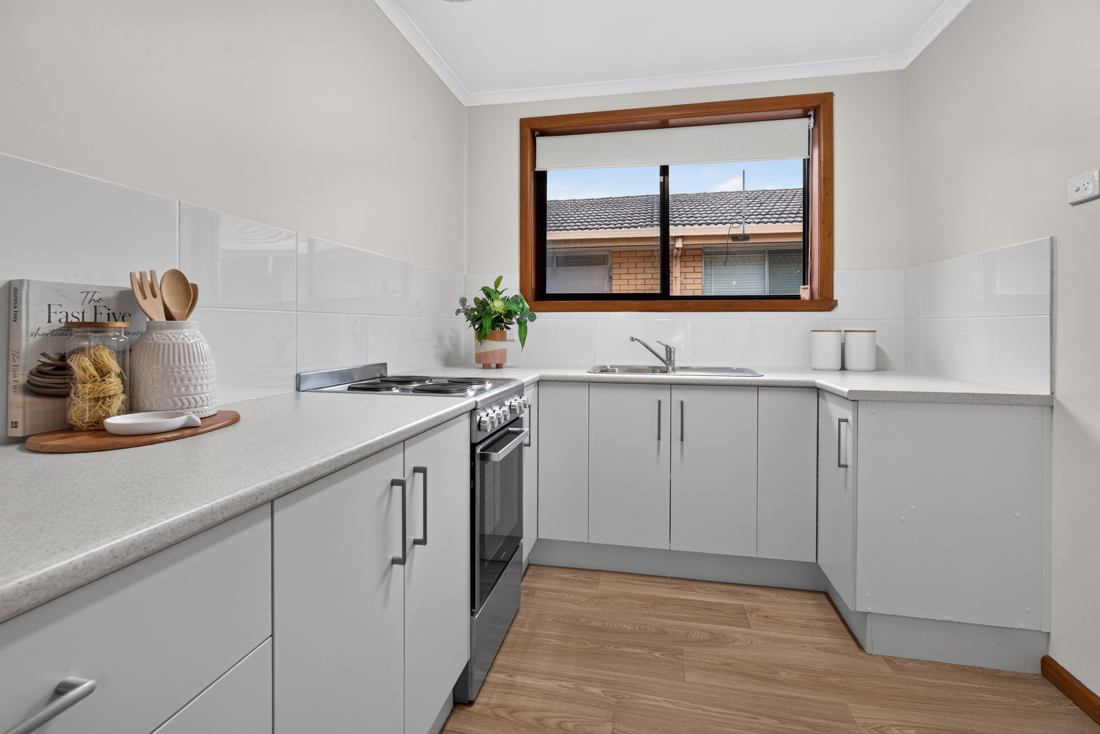 2/568 Grayfern Court — photo 10 of 18