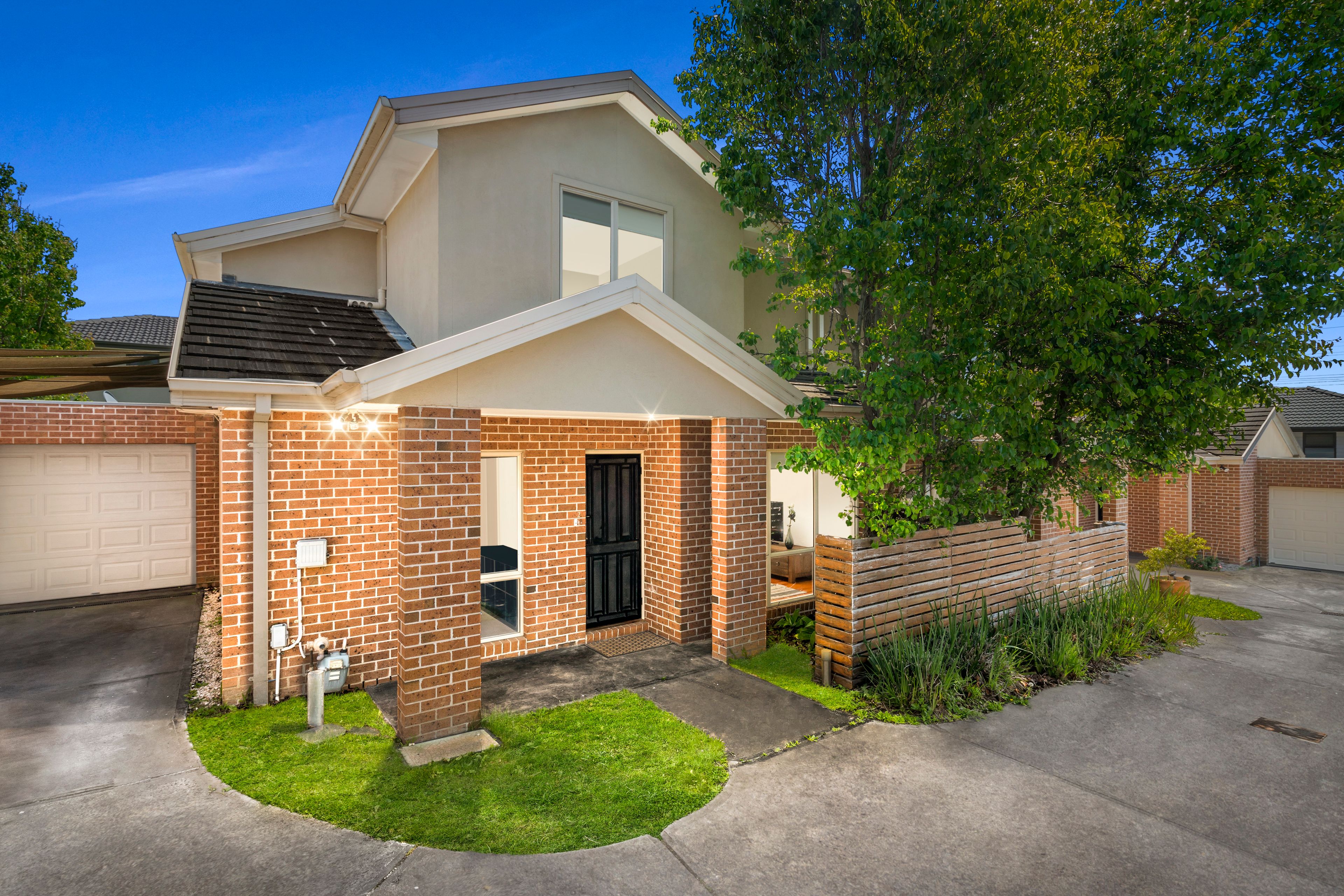 2/1 Churchill Avenue, Chadstone, VIC 3148
