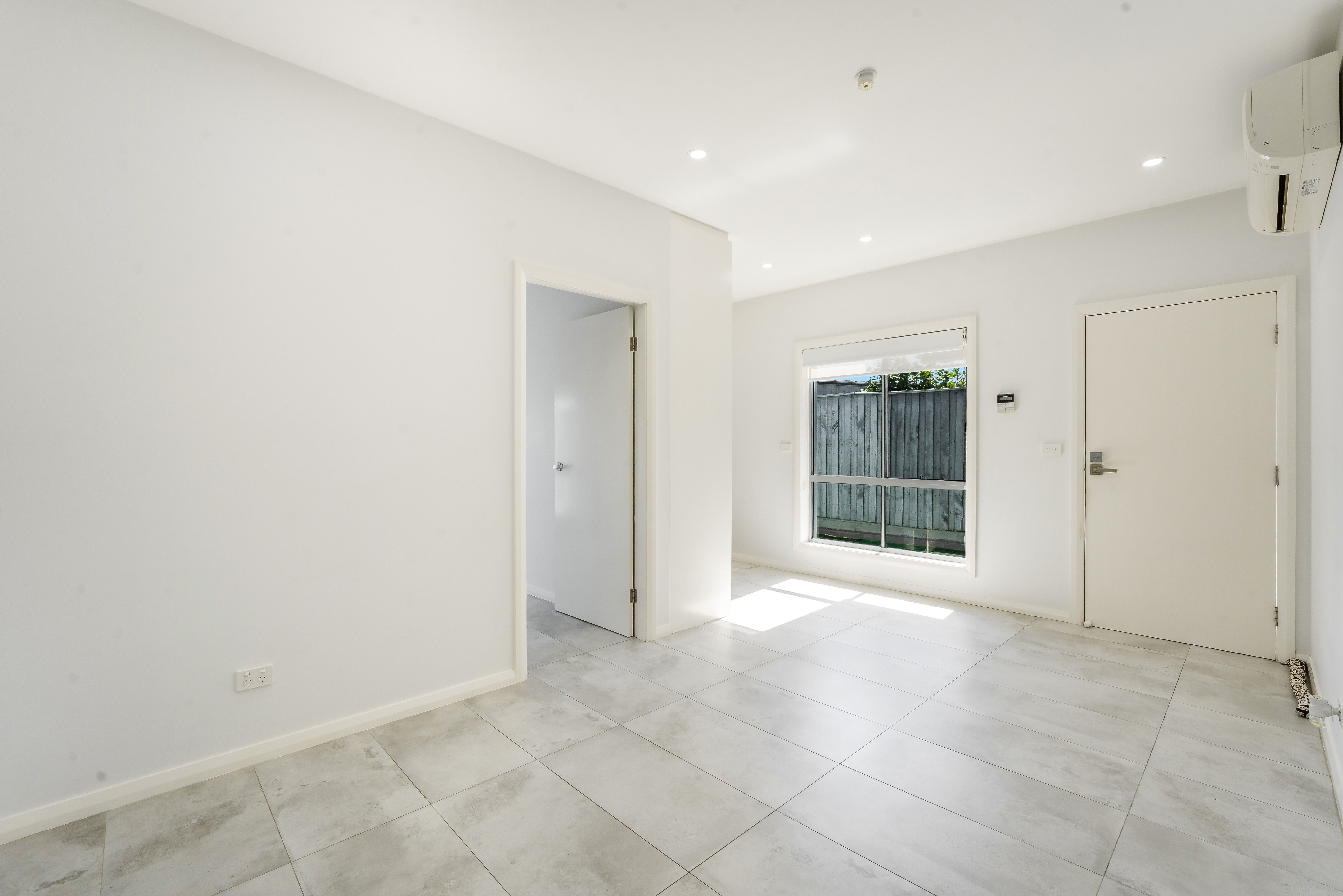21A Landholder Road, Carnes Hill, NSW 2171