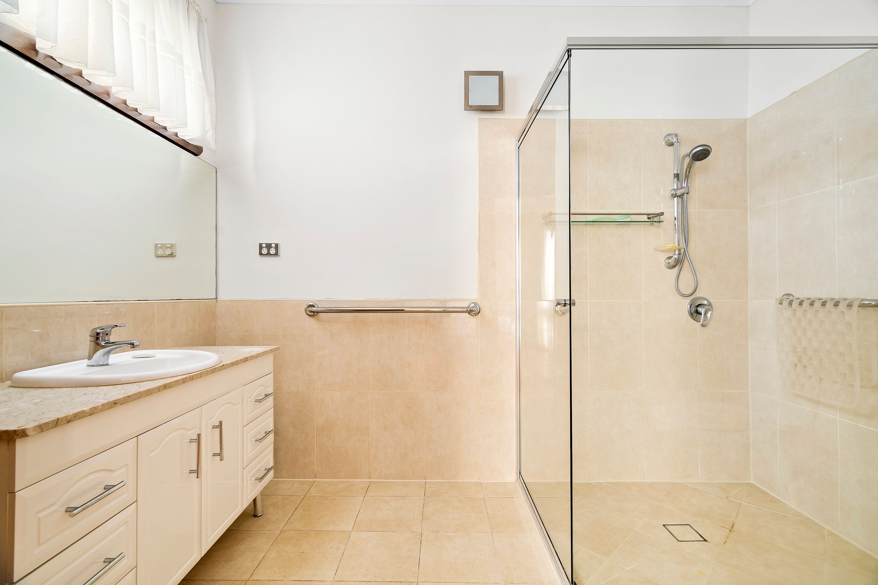 3 Davies Street — photo 14 of 16