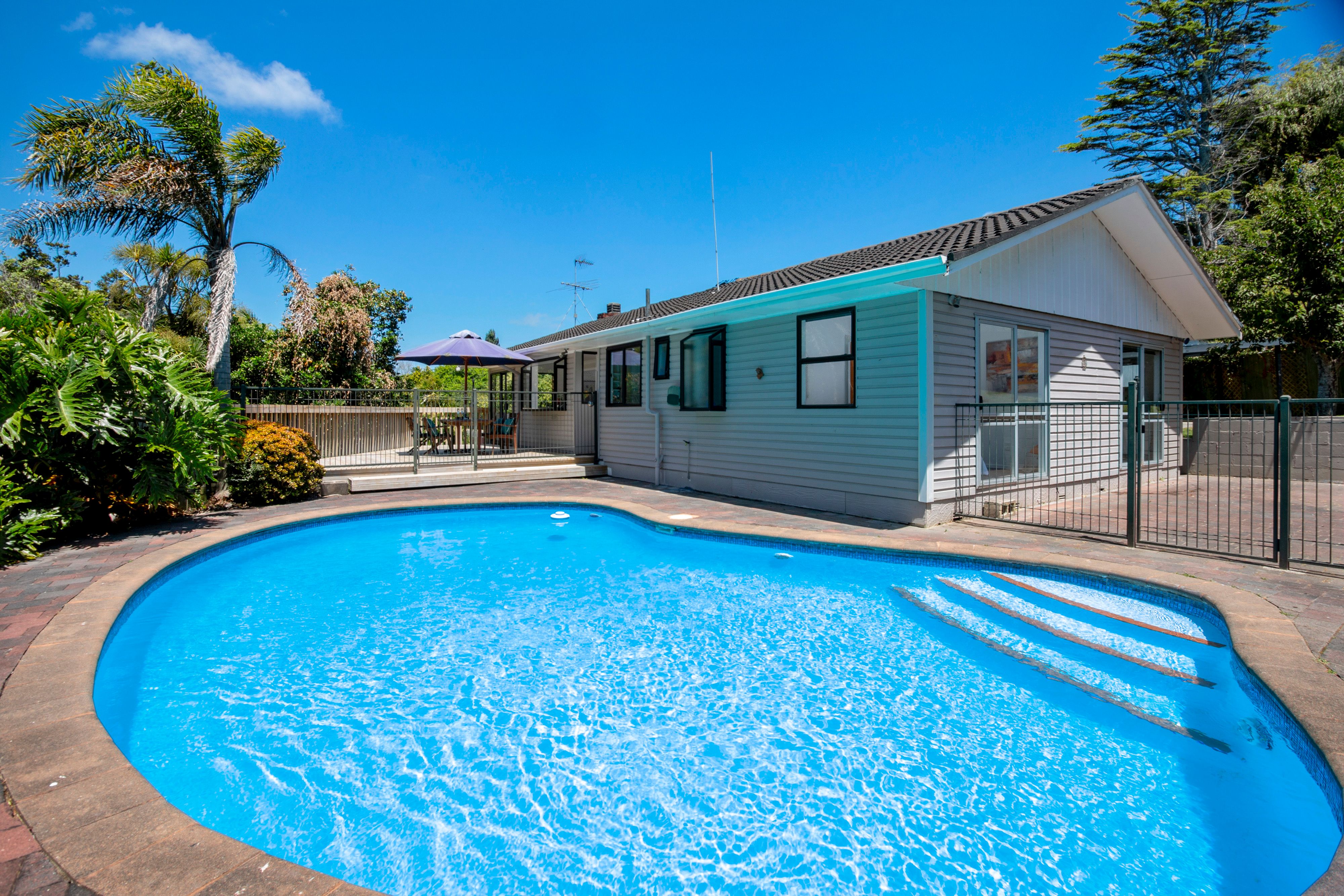 12a Freyberg Place, Howick, Manukau City