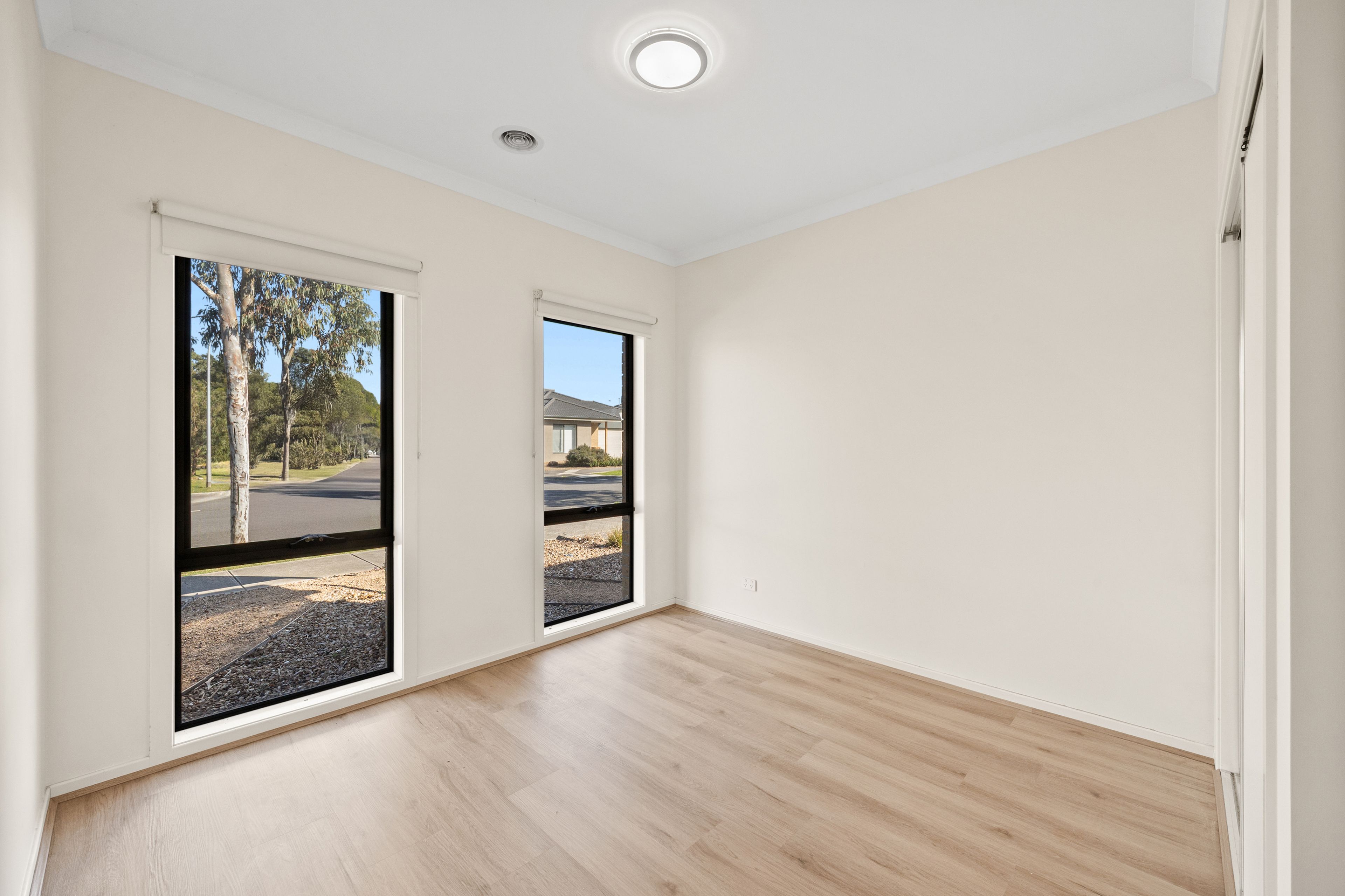 29 Leandon Avenue — photo 8 of 14