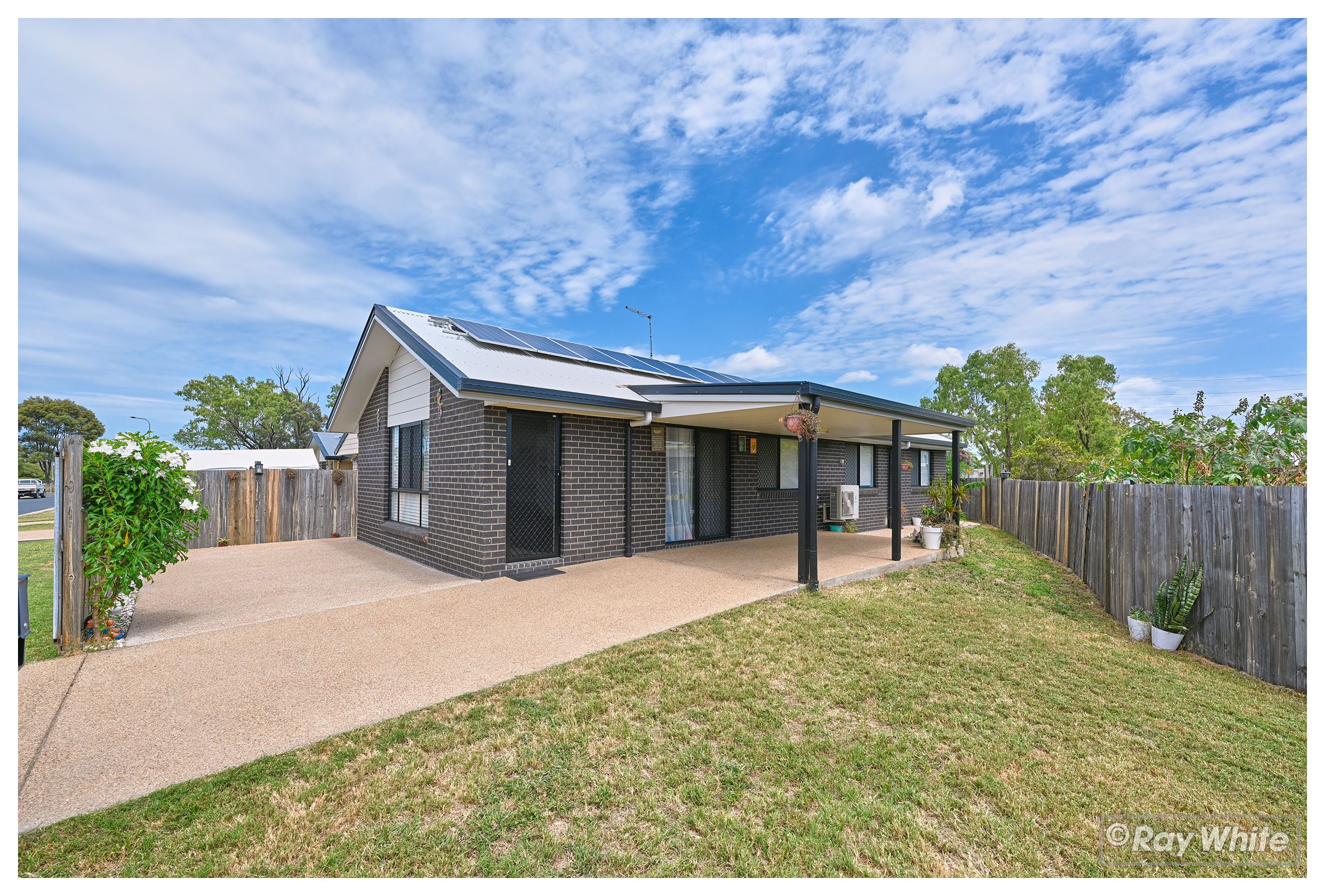 2 Jomarant Place, Kawana QLD 4701