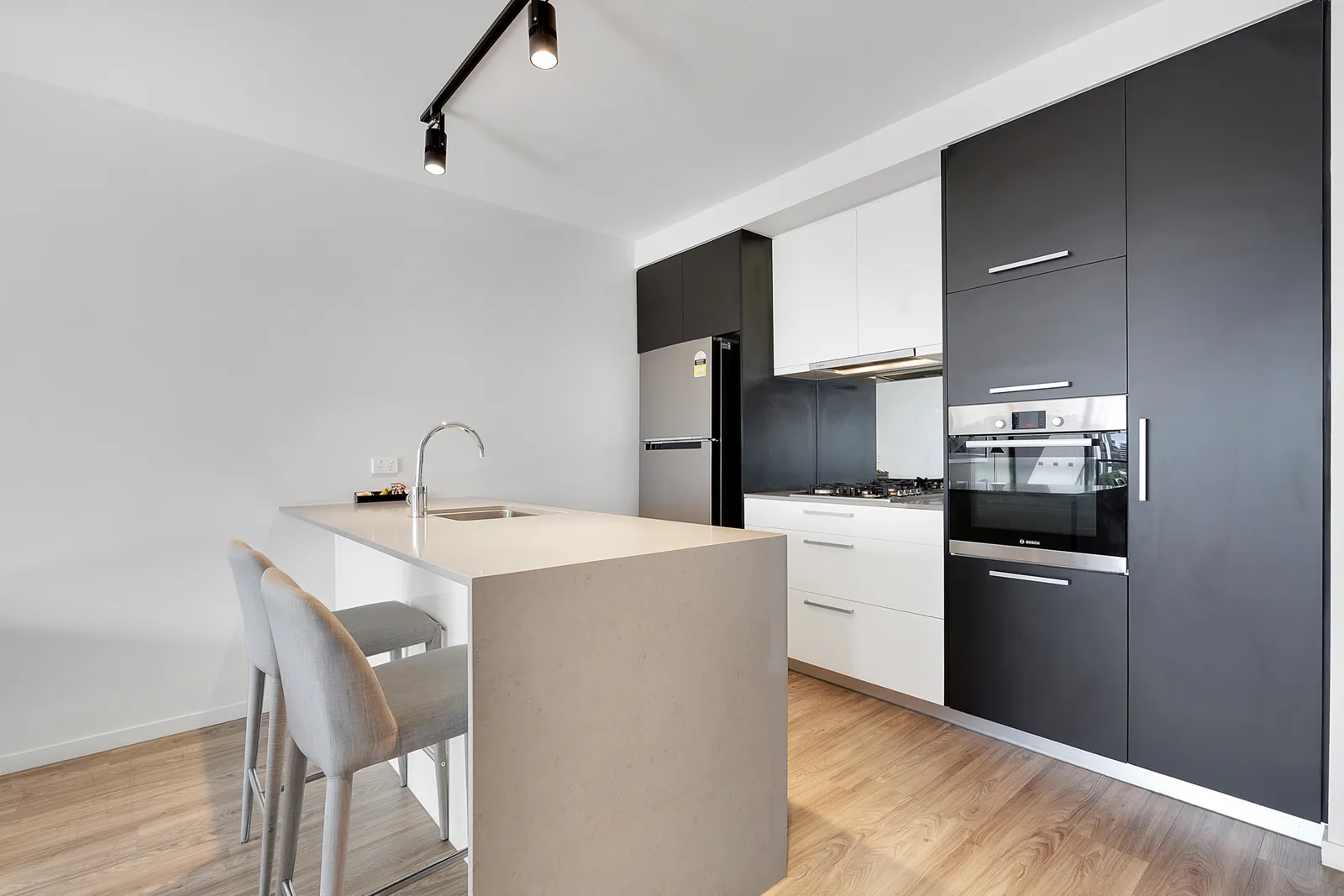 2083/9 Edmondstone Street, South Brisbane