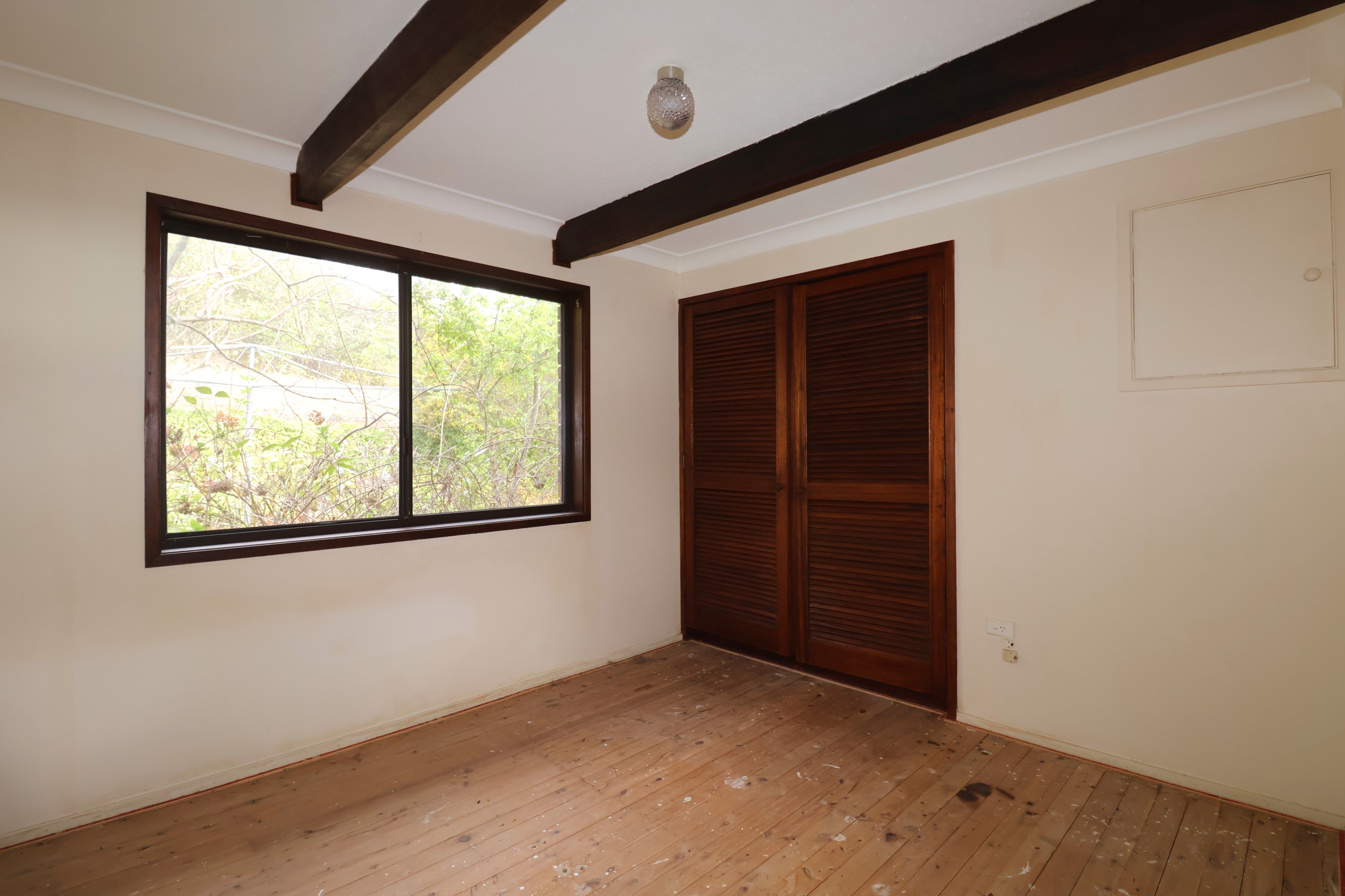 23 Bates Avenue — photo 14 of 16