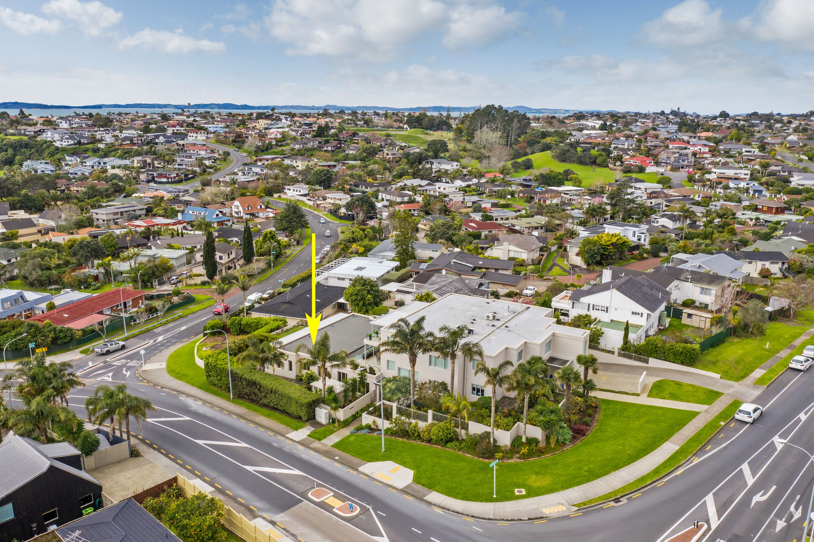 2/12 Pigeon Mountain Road, Half Moon Bay, Manukau City