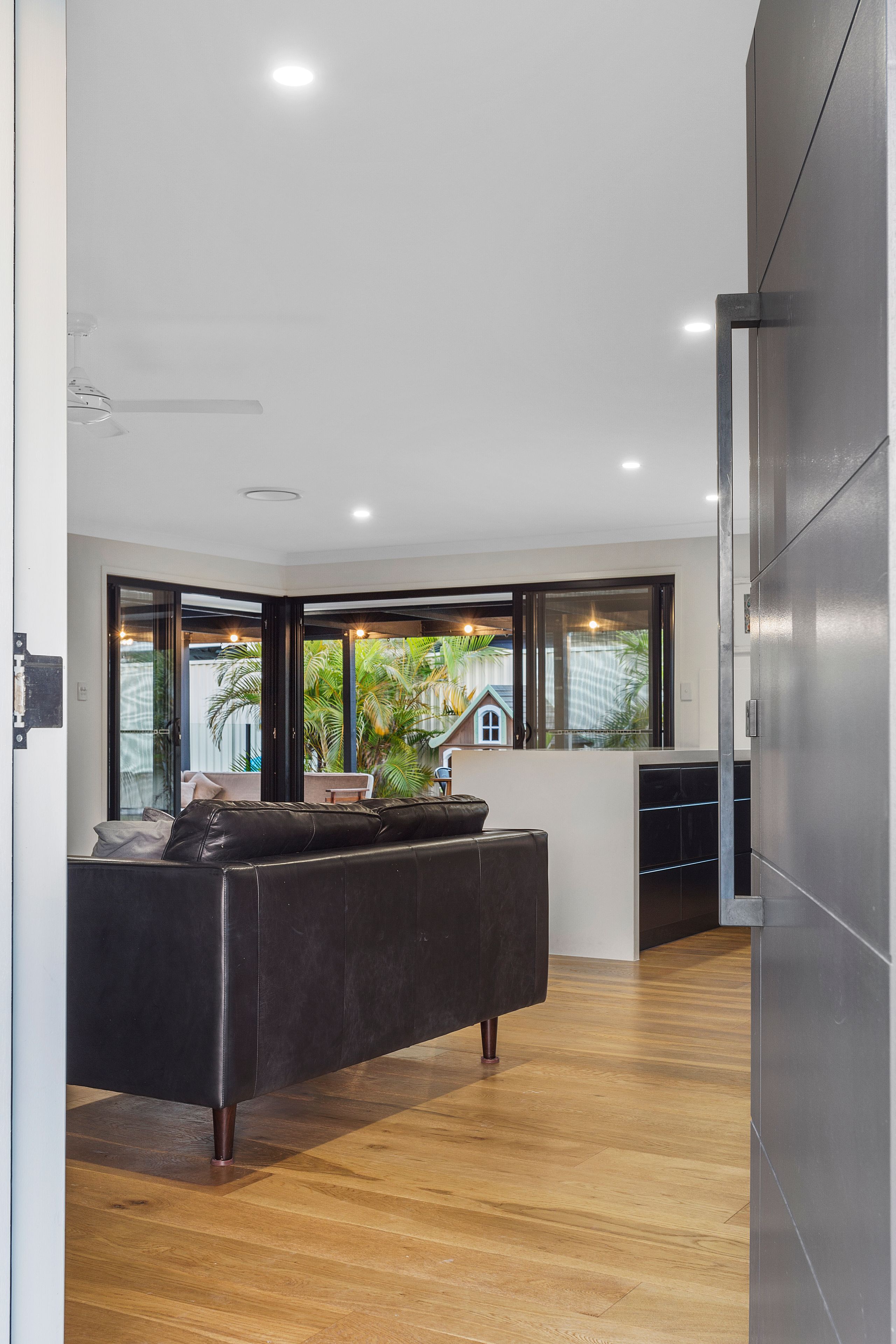 3 Oakland Court, Burleigh Waters, QLD 4220
