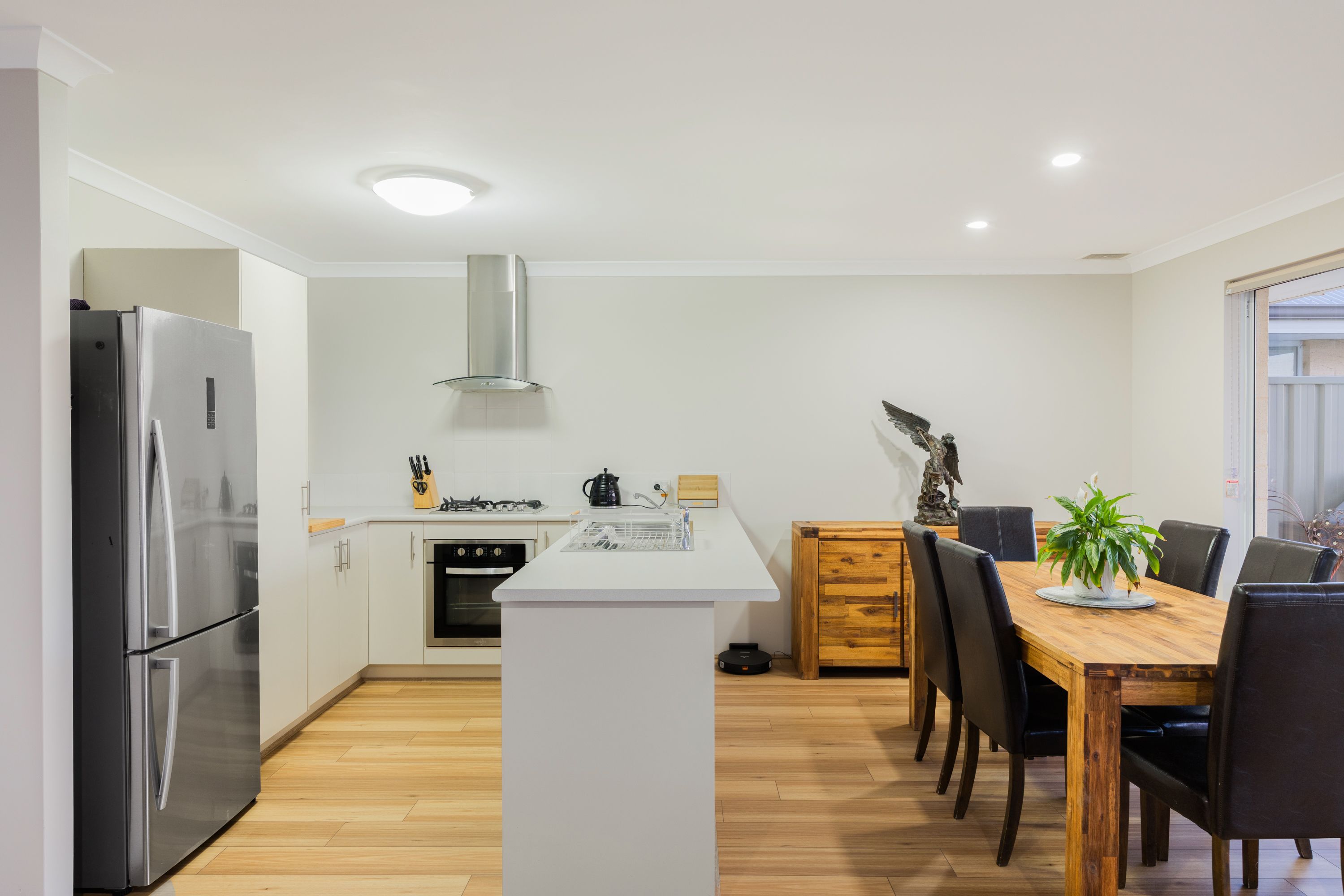 7b Marchant Way — photo 7 of 20