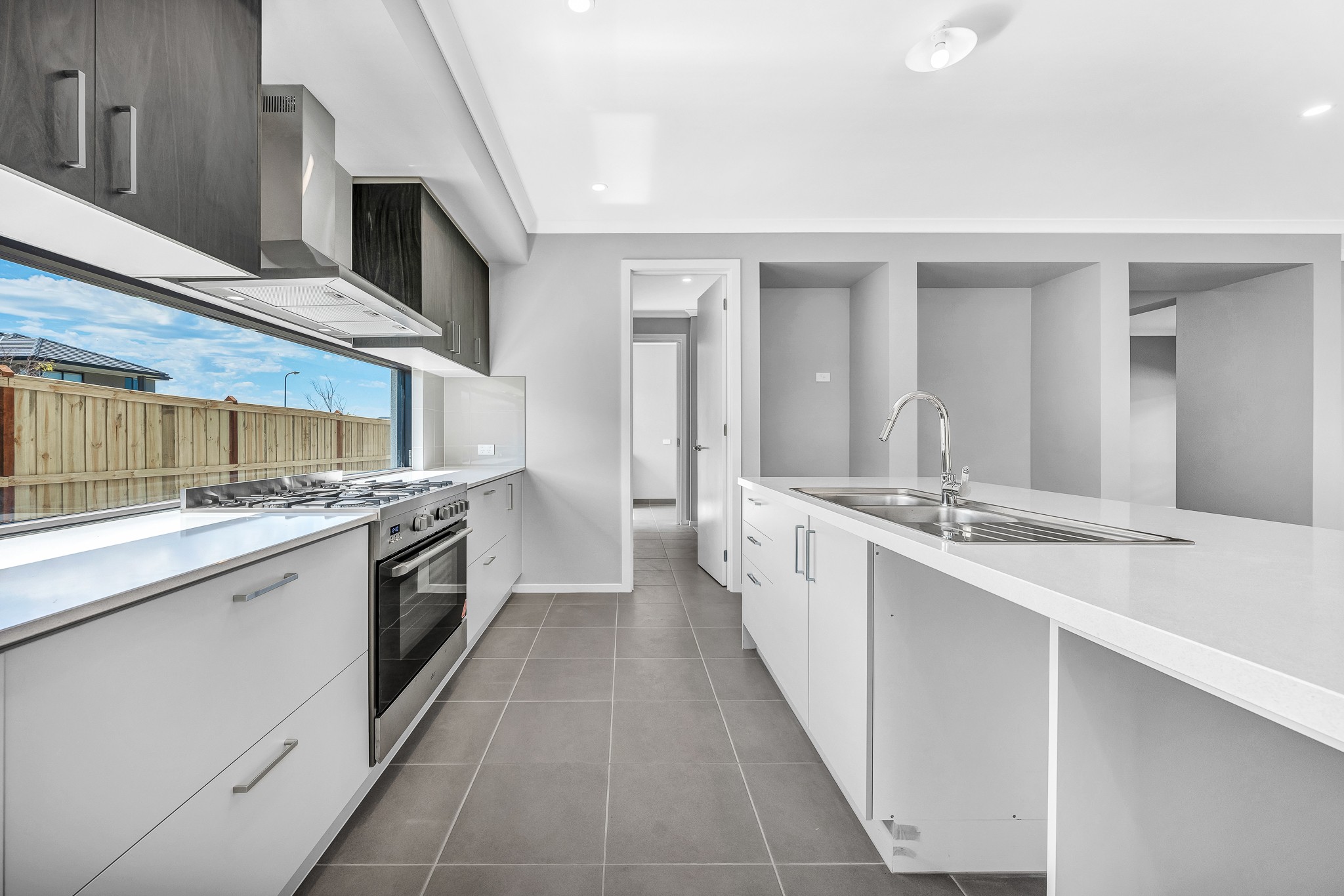 24 Salamanca Drive, Clyde North, VIC 3978