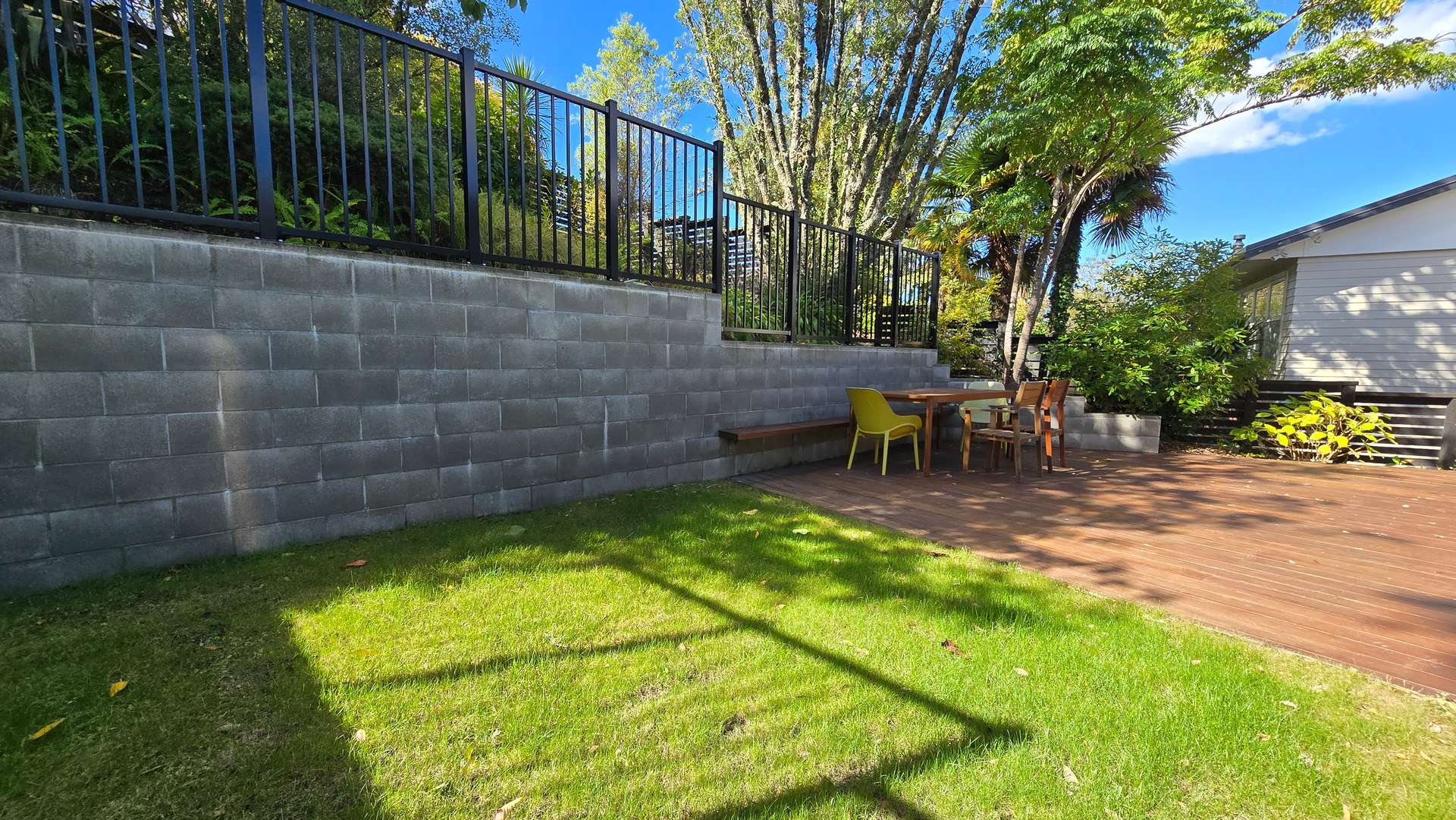 98 Monarch Avenue photo 13