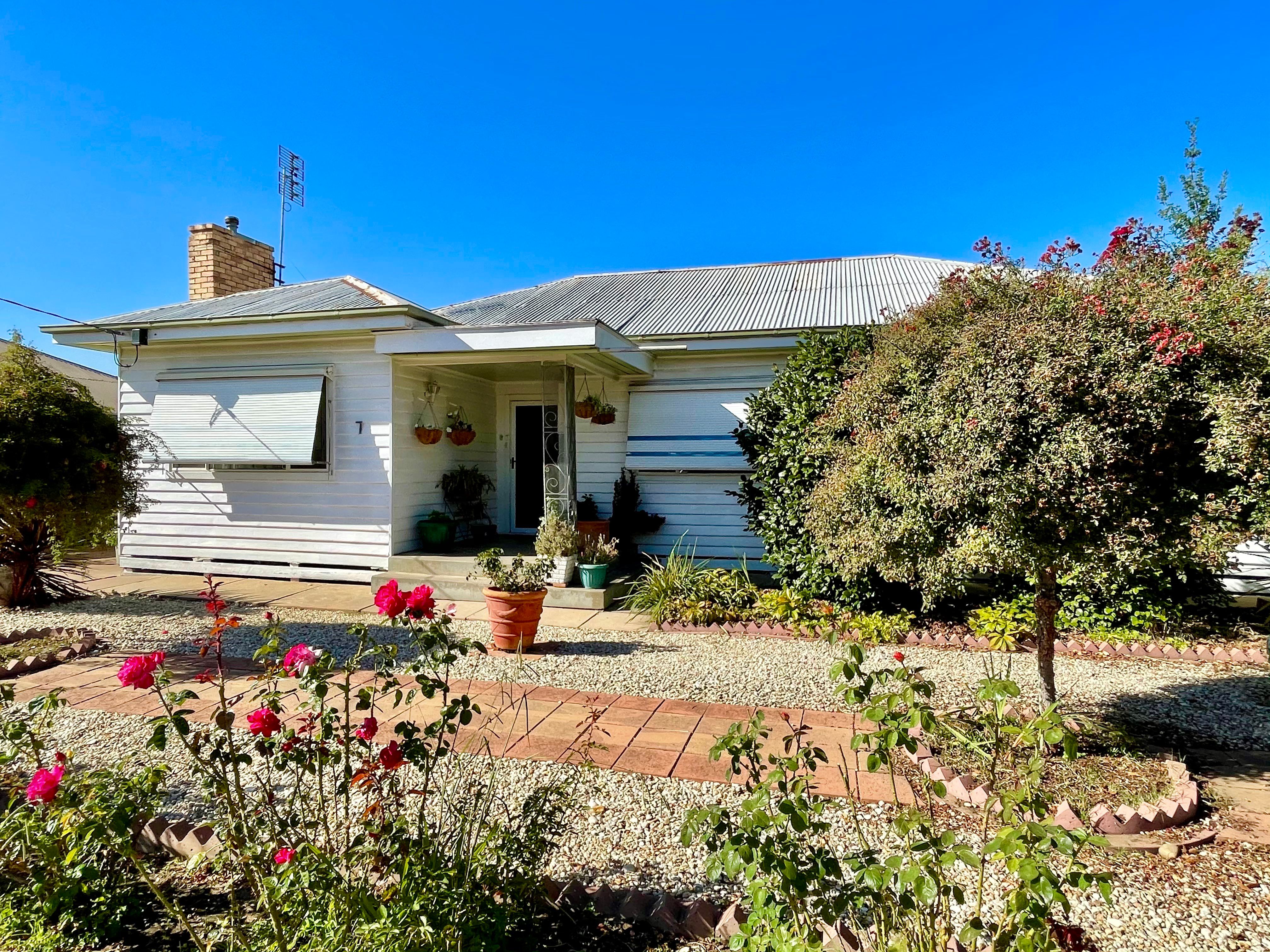 7 Johnson Street, Horsham VIC 3400