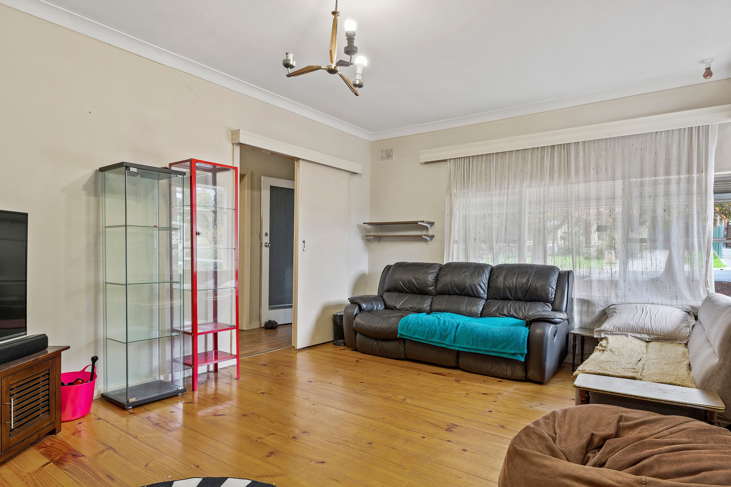 33 Knightsbridge Avenue, Valley View, SA 5093