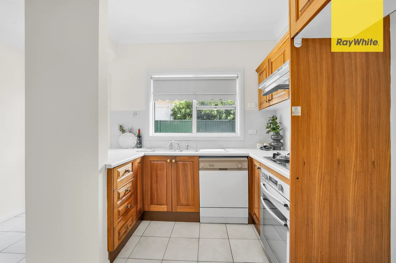 3/44-50 Thomas Street — photo 3 of 11