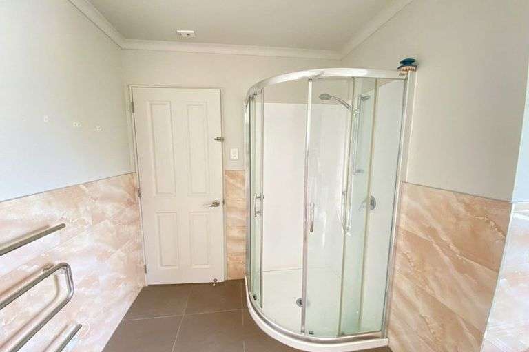 2/2 Swan Hill Drive photo 10