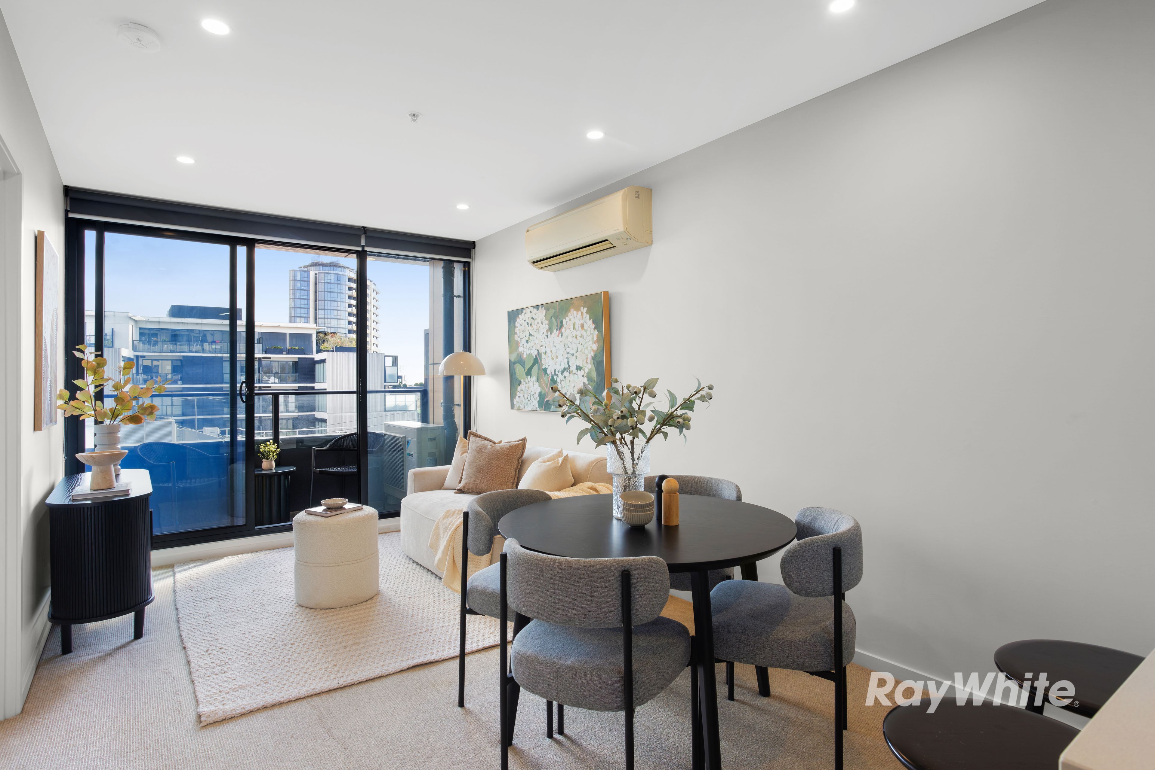 303/2A Clarence Street — photo from Ray White Bentleigh