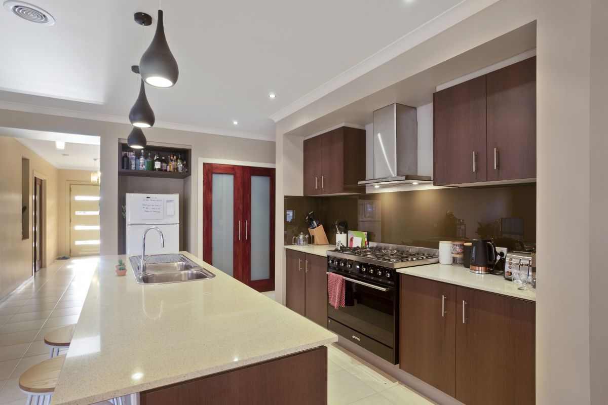 23 Kinglake Drive, Manor Lakes, VIC 3024