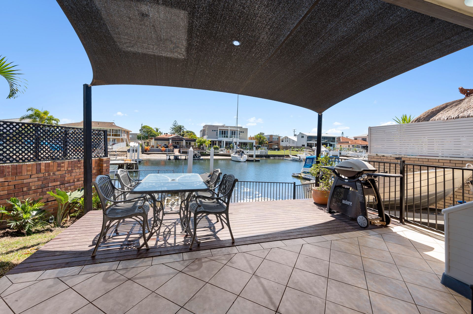 2/11 Huon Crescent, Runaway Bay, QLD 4216