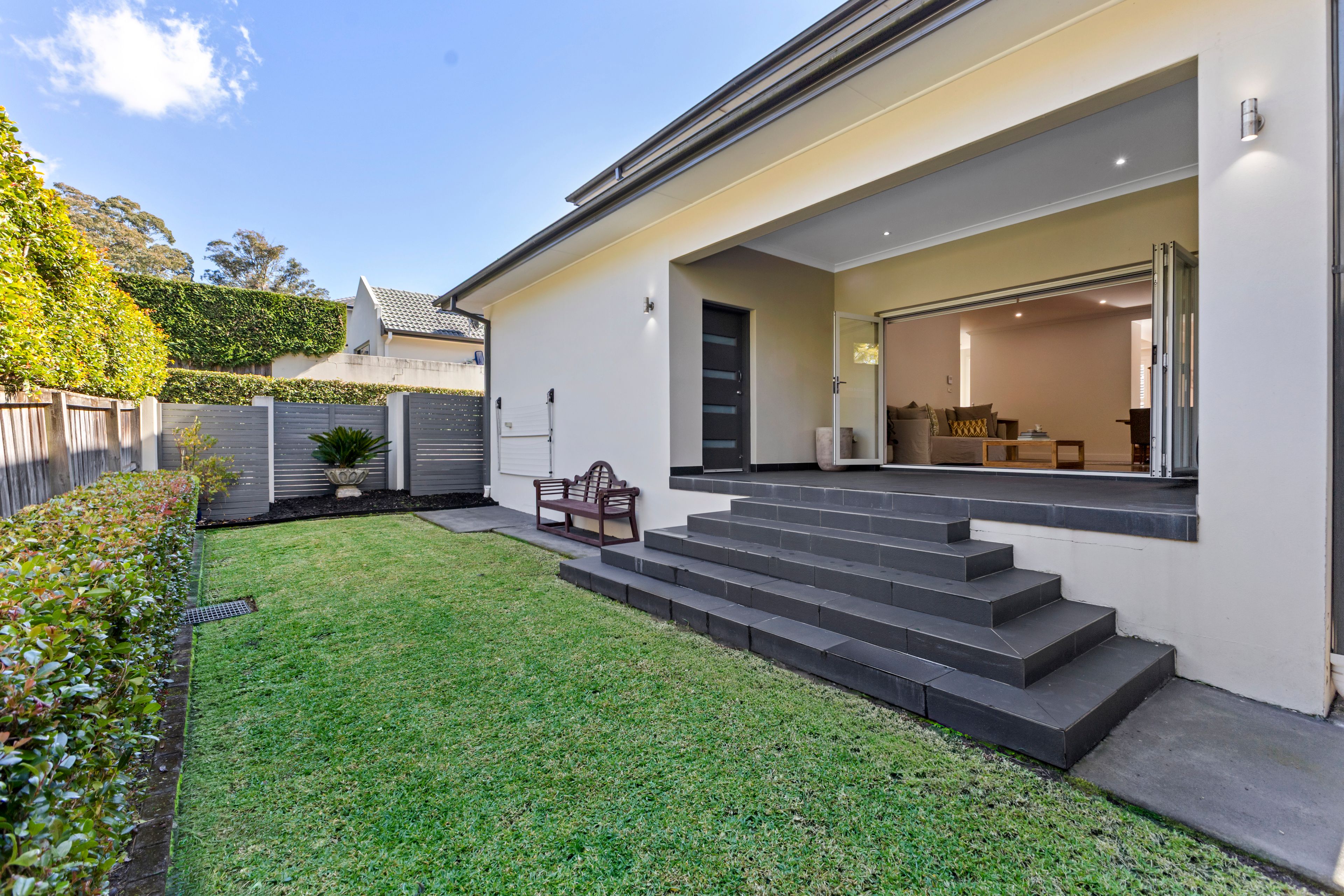 33 Murdoch Street — photo 11 of 18