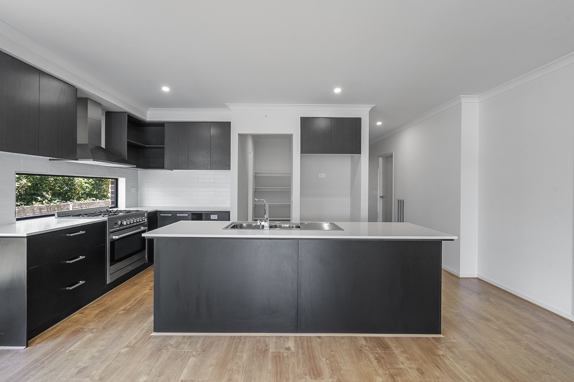 9 Wiltons Crescent — photo 5 of 16