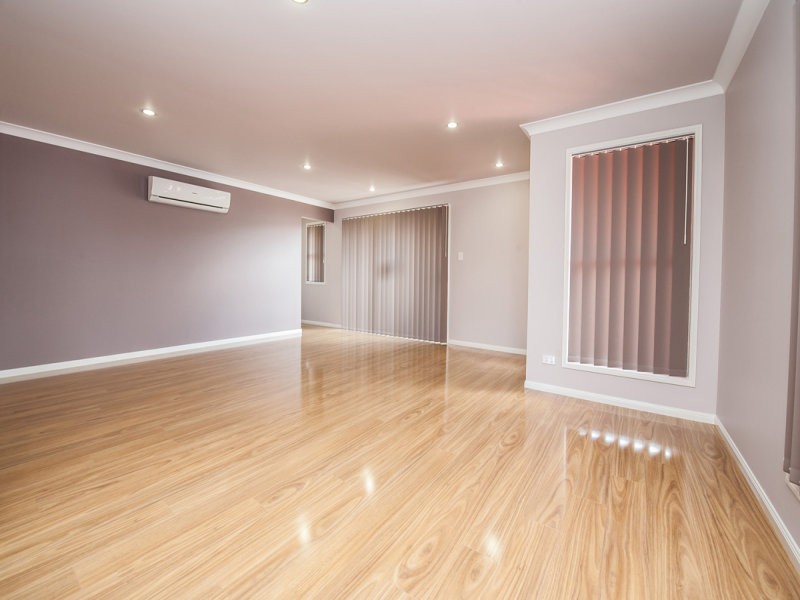 2/10 Kirklees Street, Newtown, QLD 4350