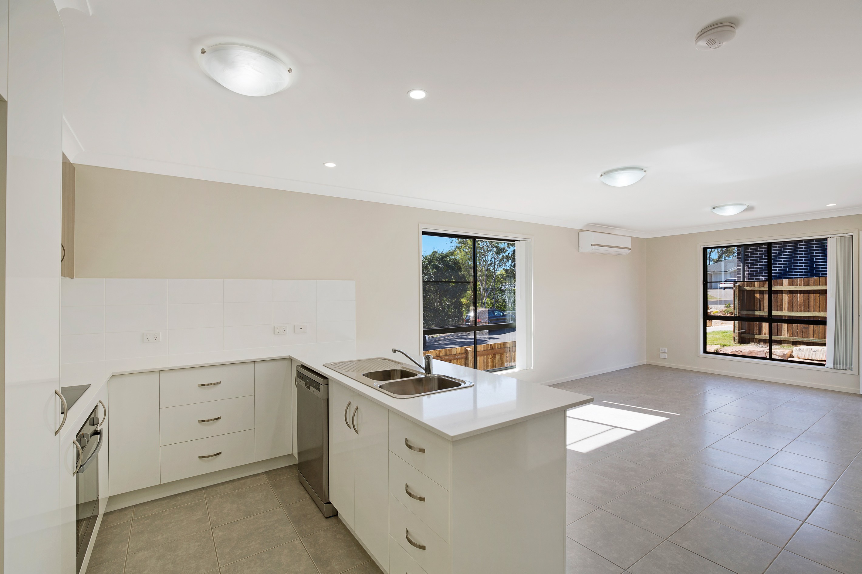 2/9 Adelaide Street, Cranley, QLD 4350