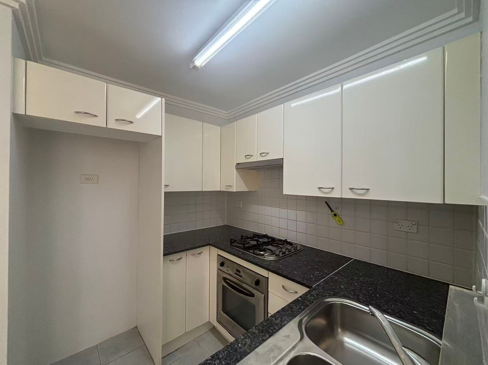 24B/12 Dora Street — photo 7 of 12