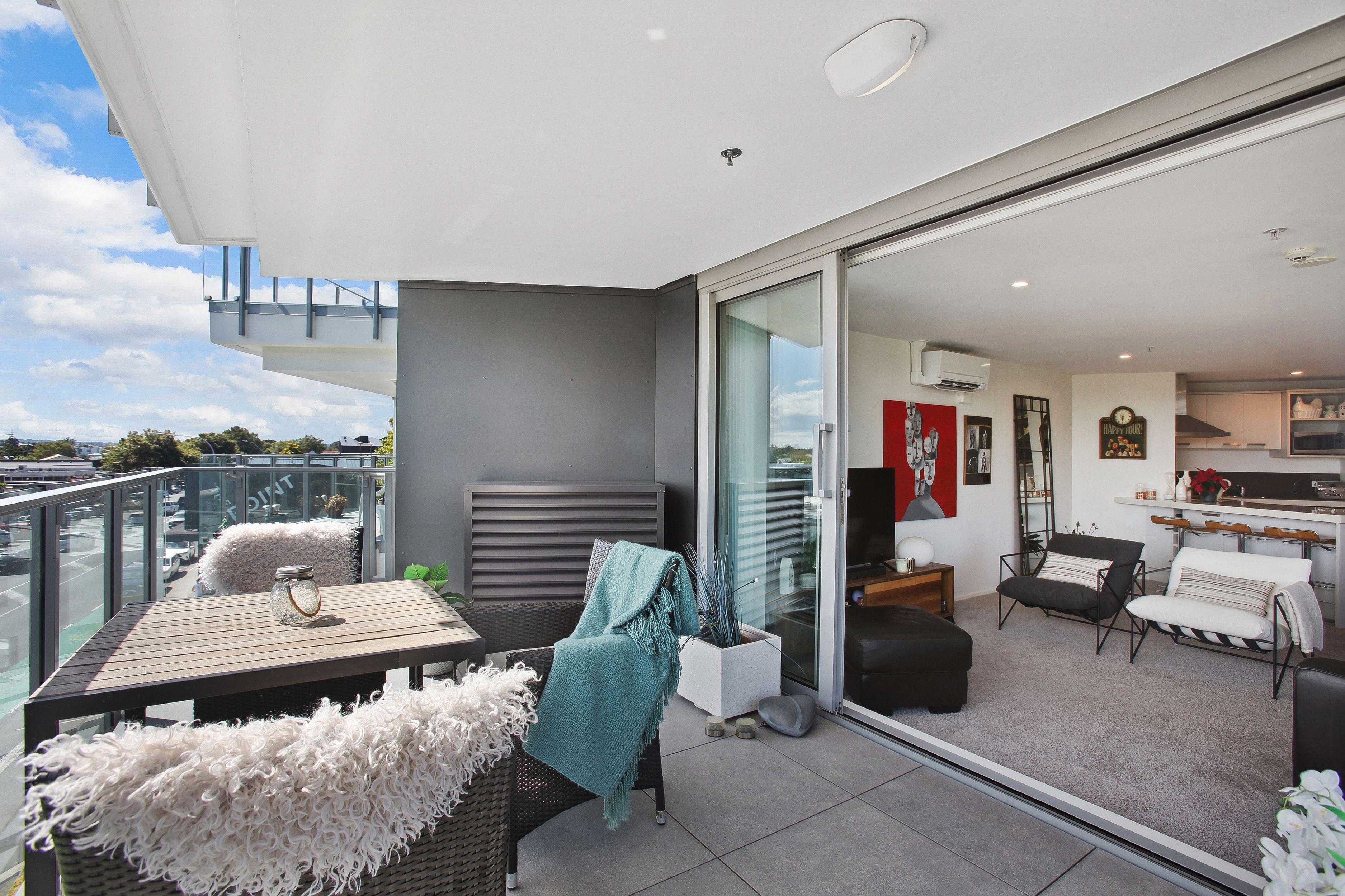 2A/84 Gunner Drive, Te Atatu Peninsula, Waitakere City