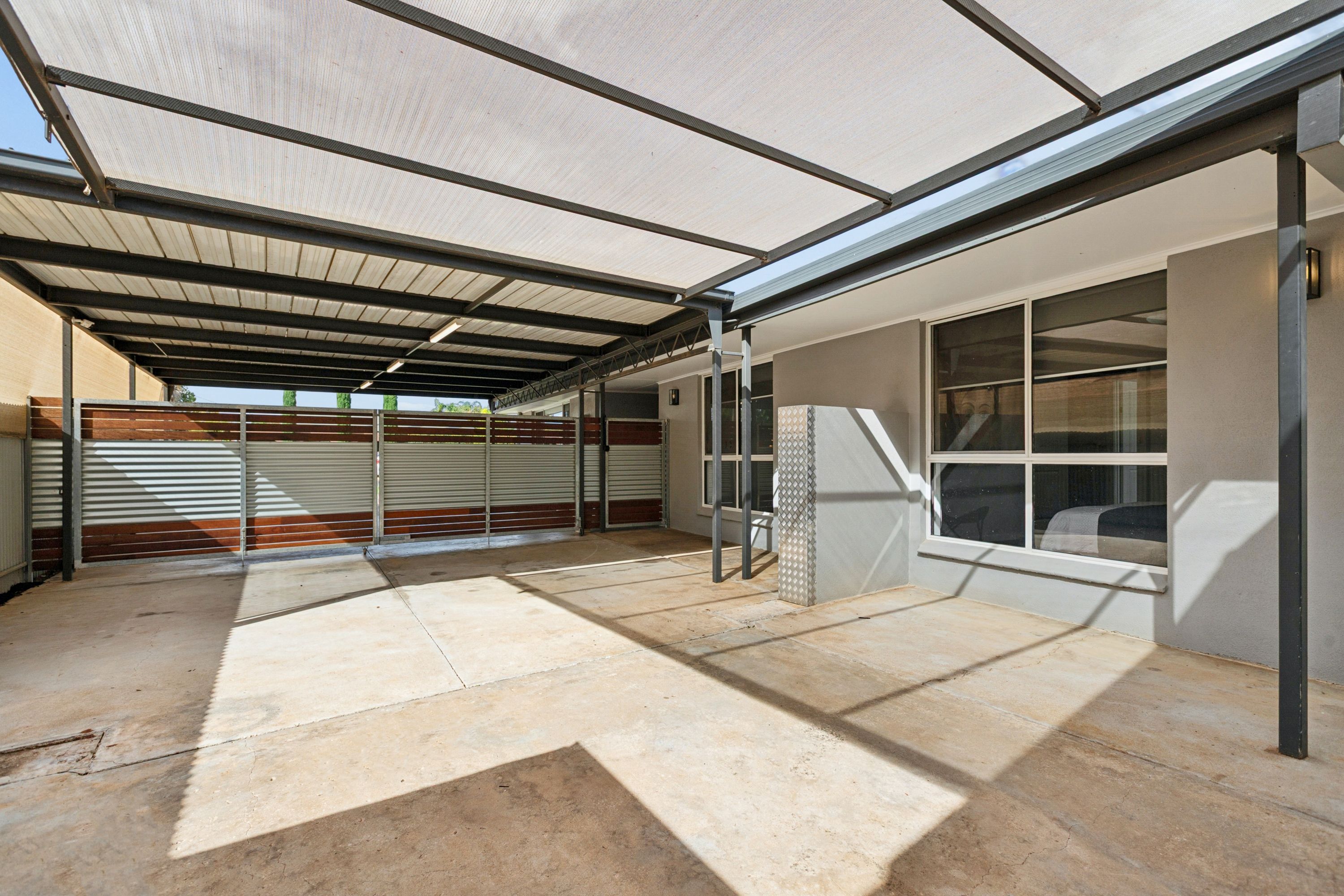 14 Mclaren Court — photo 14 of 17