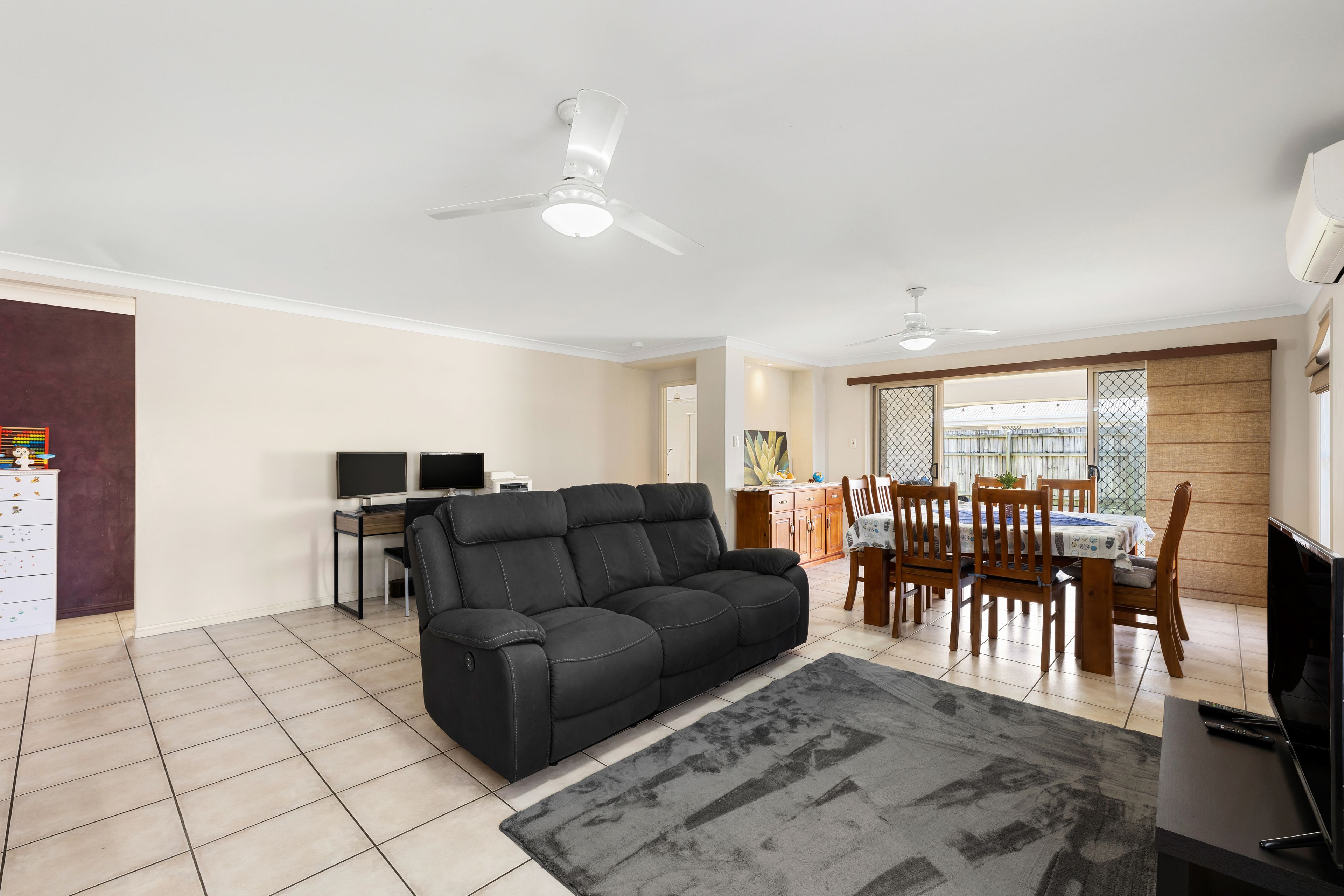 15 Daphne Place, Wakerley, QLD 4154