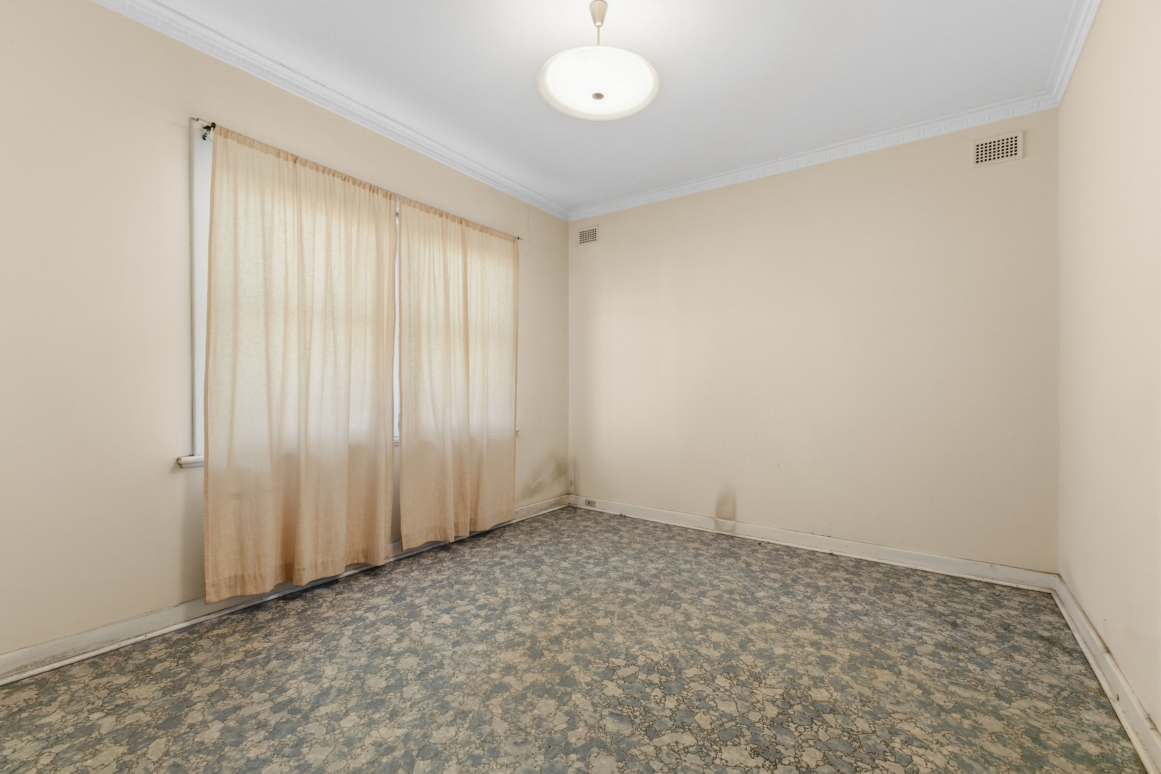 8 Kingborn Avenue — photo 5 of 21