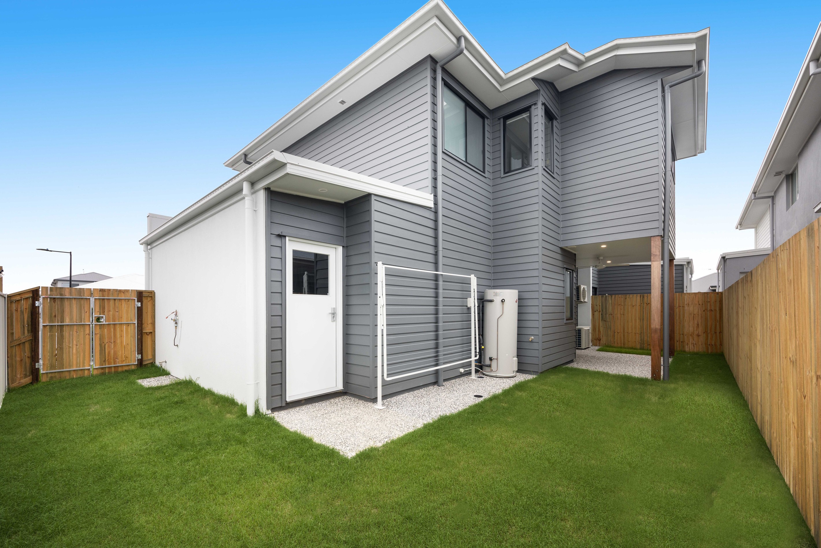 2/4 Cadenza Way, Palmview, QLD 4553