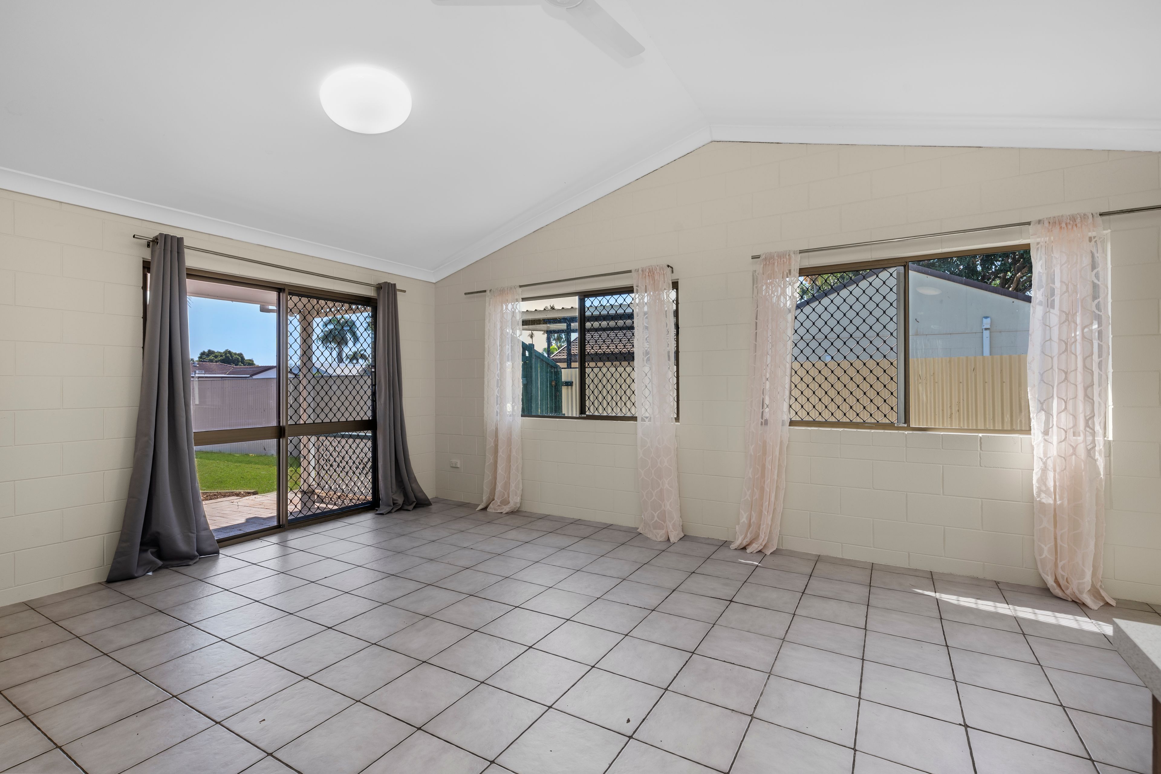 93 Yolanda Drive — photo 6 of 15