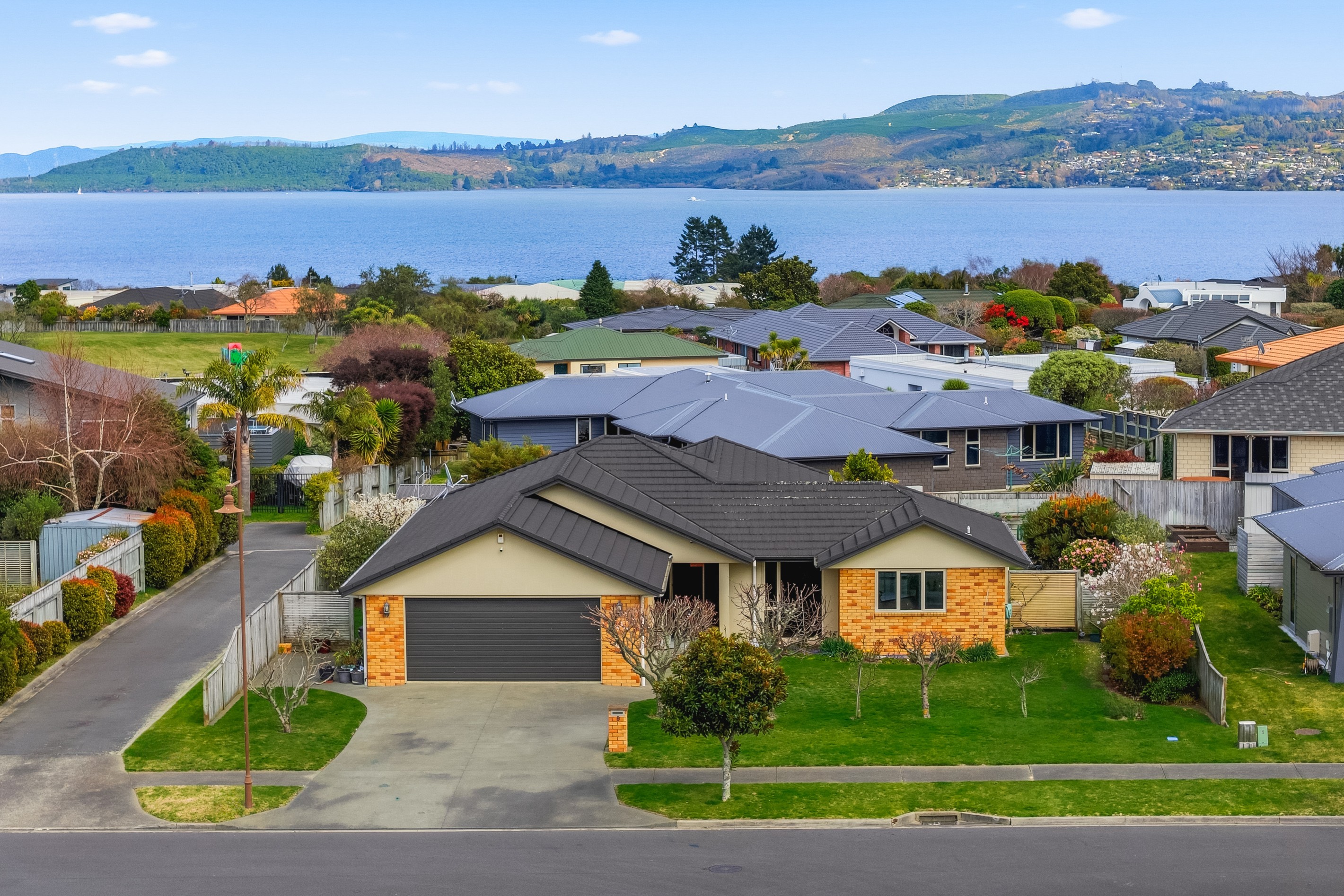 9 Magnolia Rise, Waipahihi, Taupo District