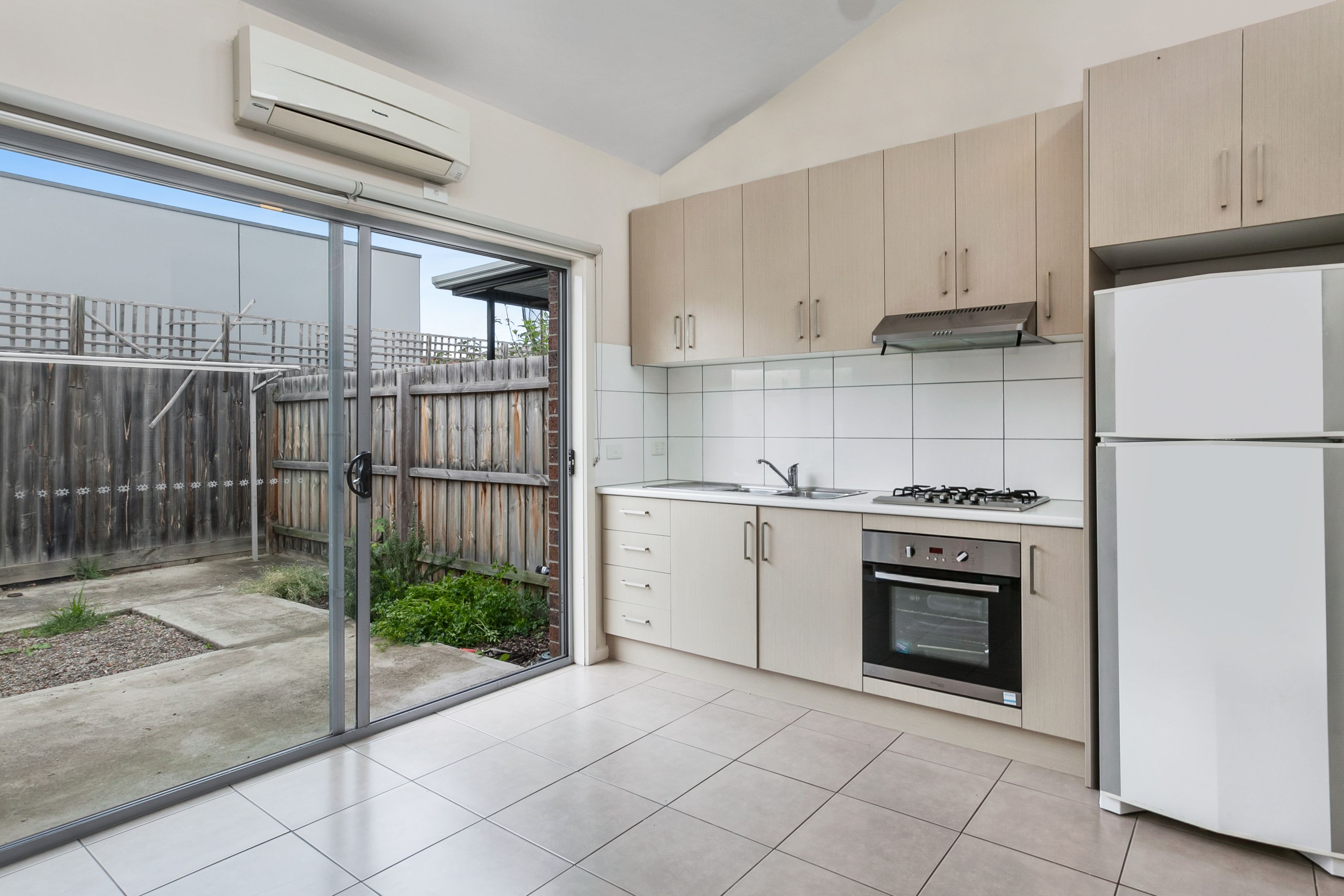 4/1 Mahoneys Road, Reservoir, VIC 3073