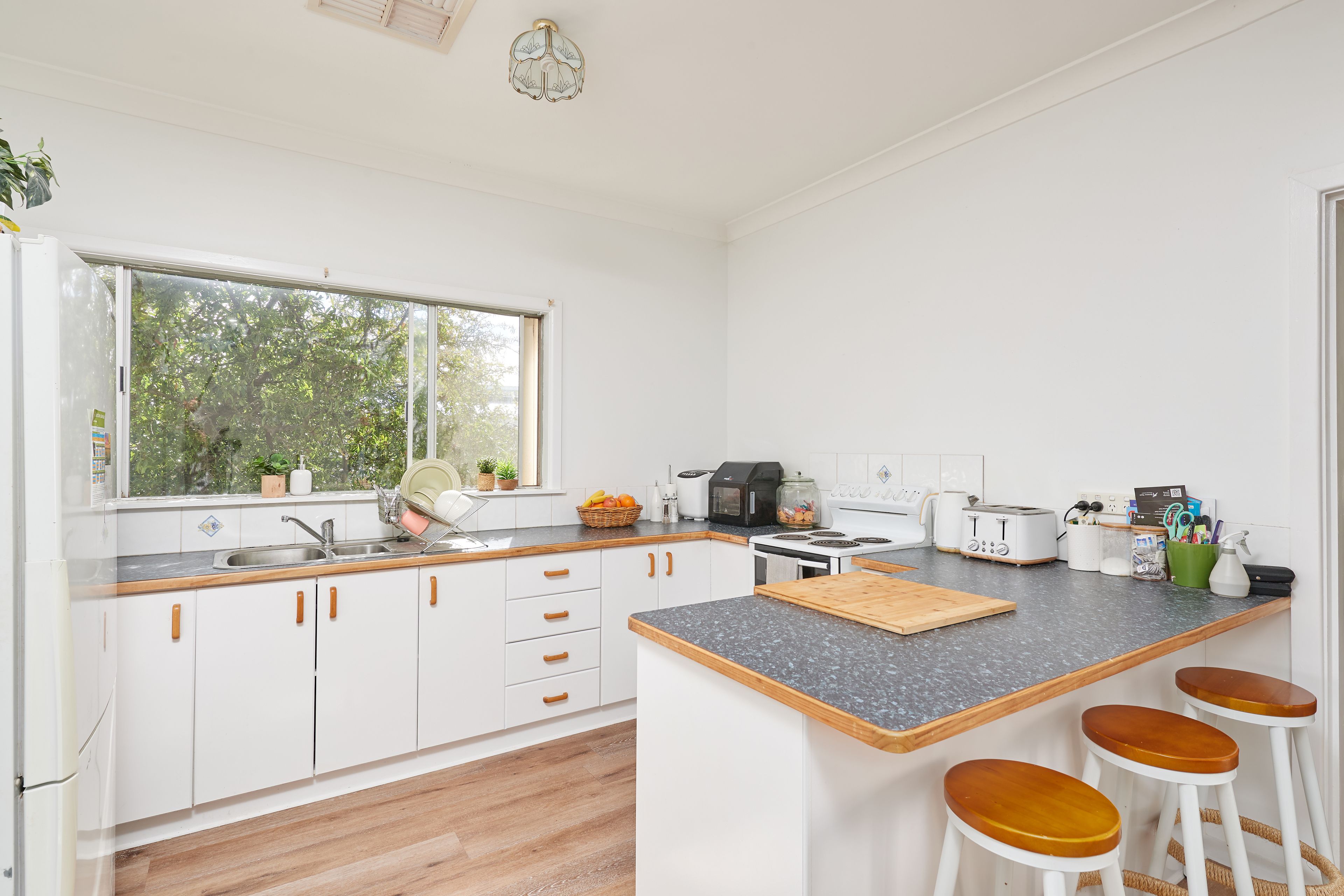 96 Mirrool Street, Coolamon, NSW 2701