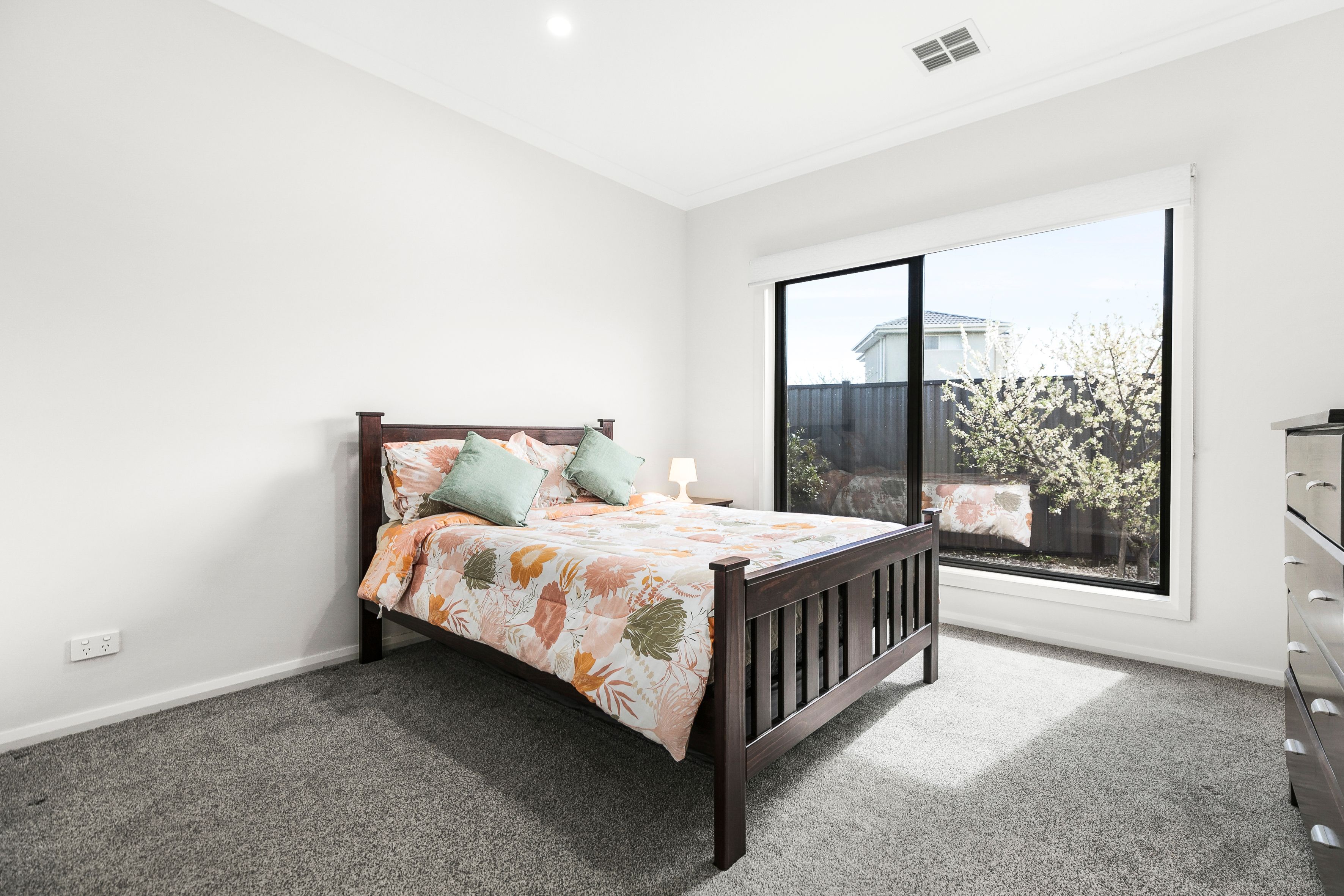 27 Parish Court — photo 11 of 16