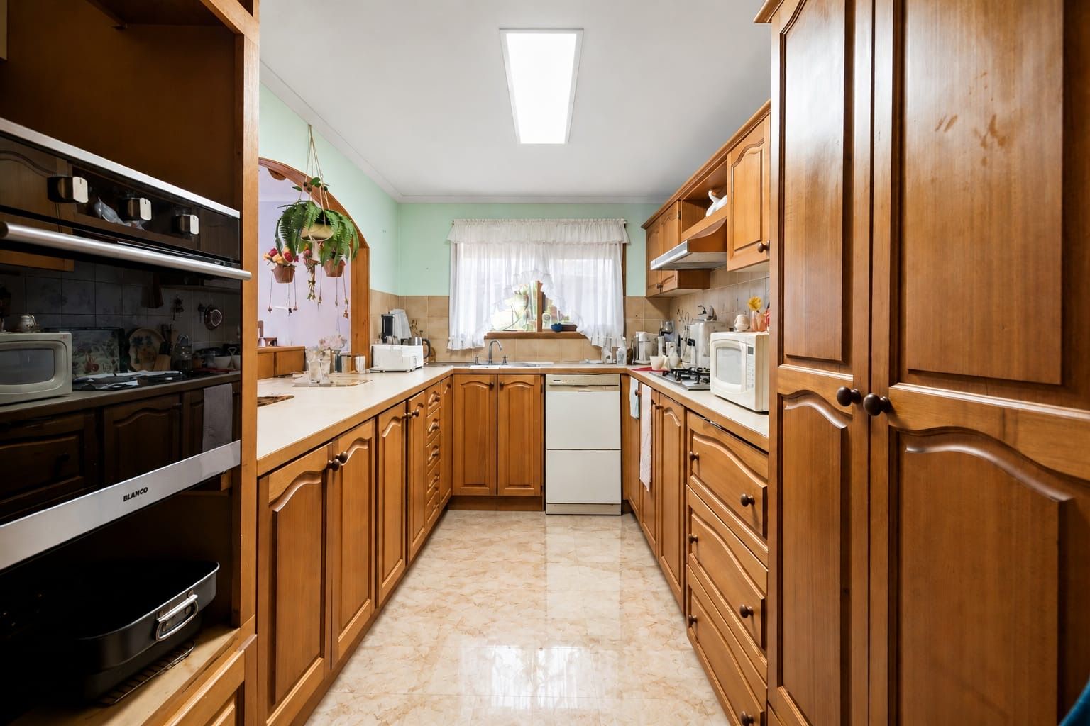 18 Winslow Crescent — photo 4 of 17