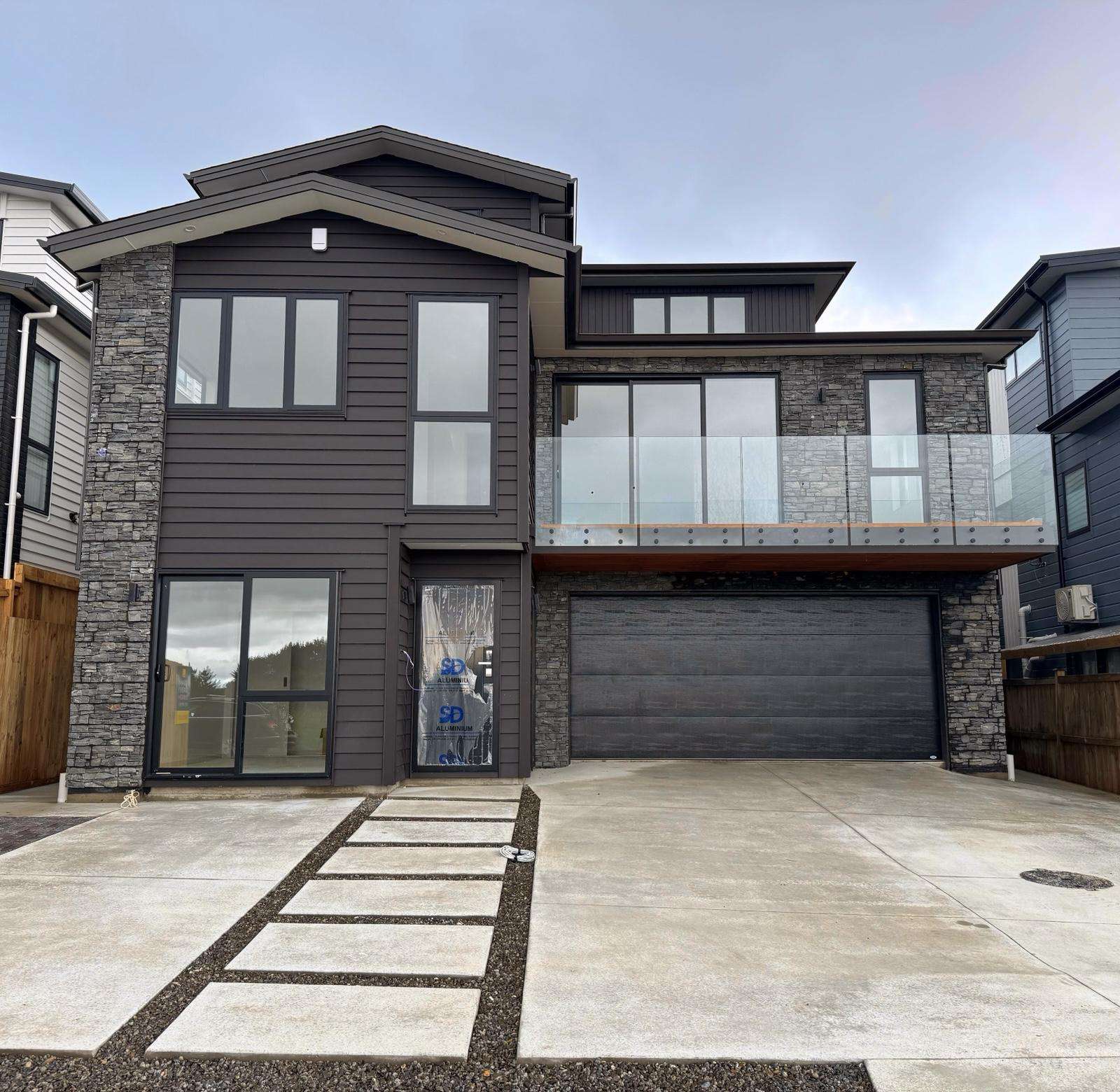 16 Grand Ridge Avenue photo 0