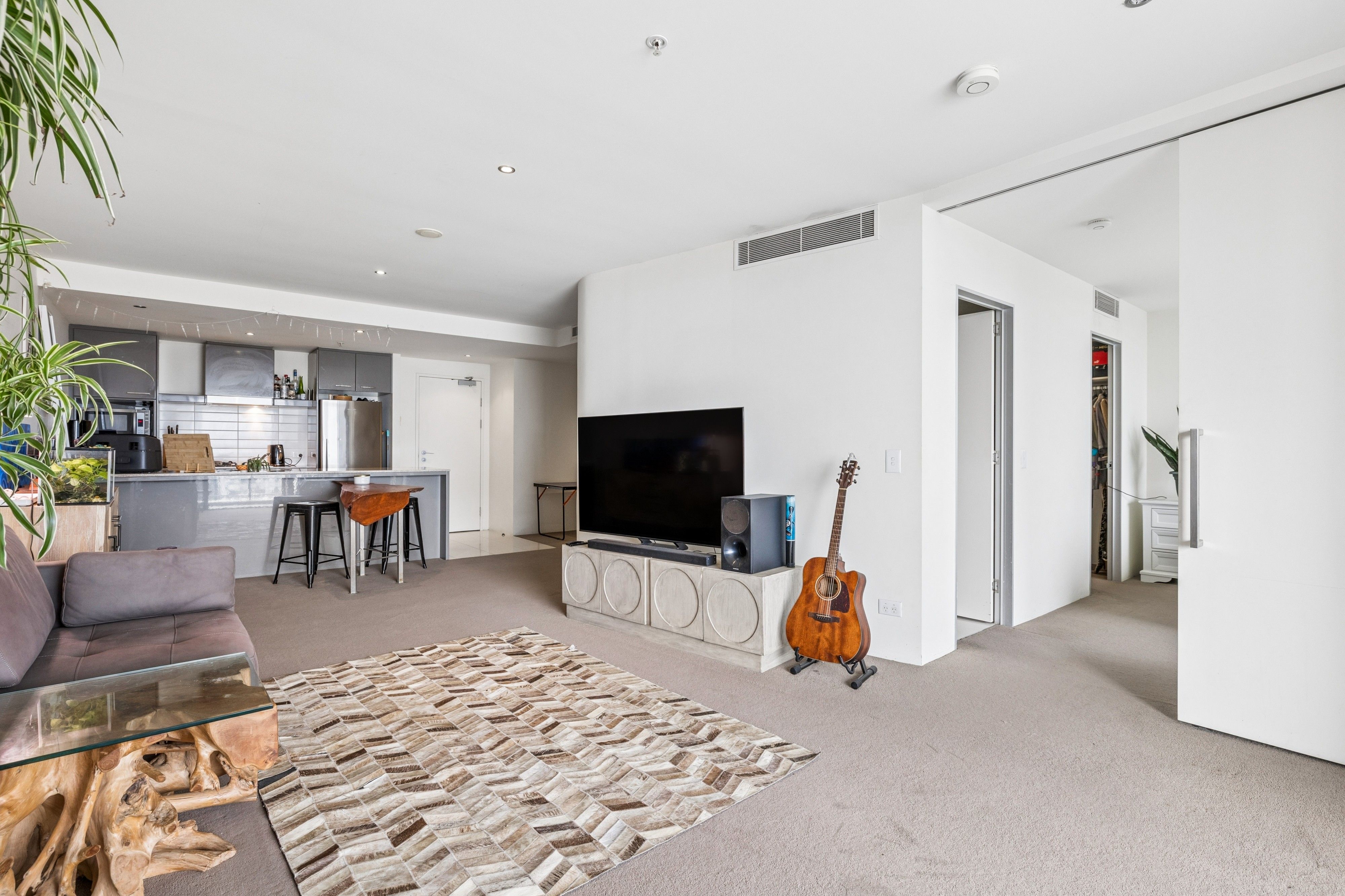 2904/4 Wahroonga Place — photo 10 of 13